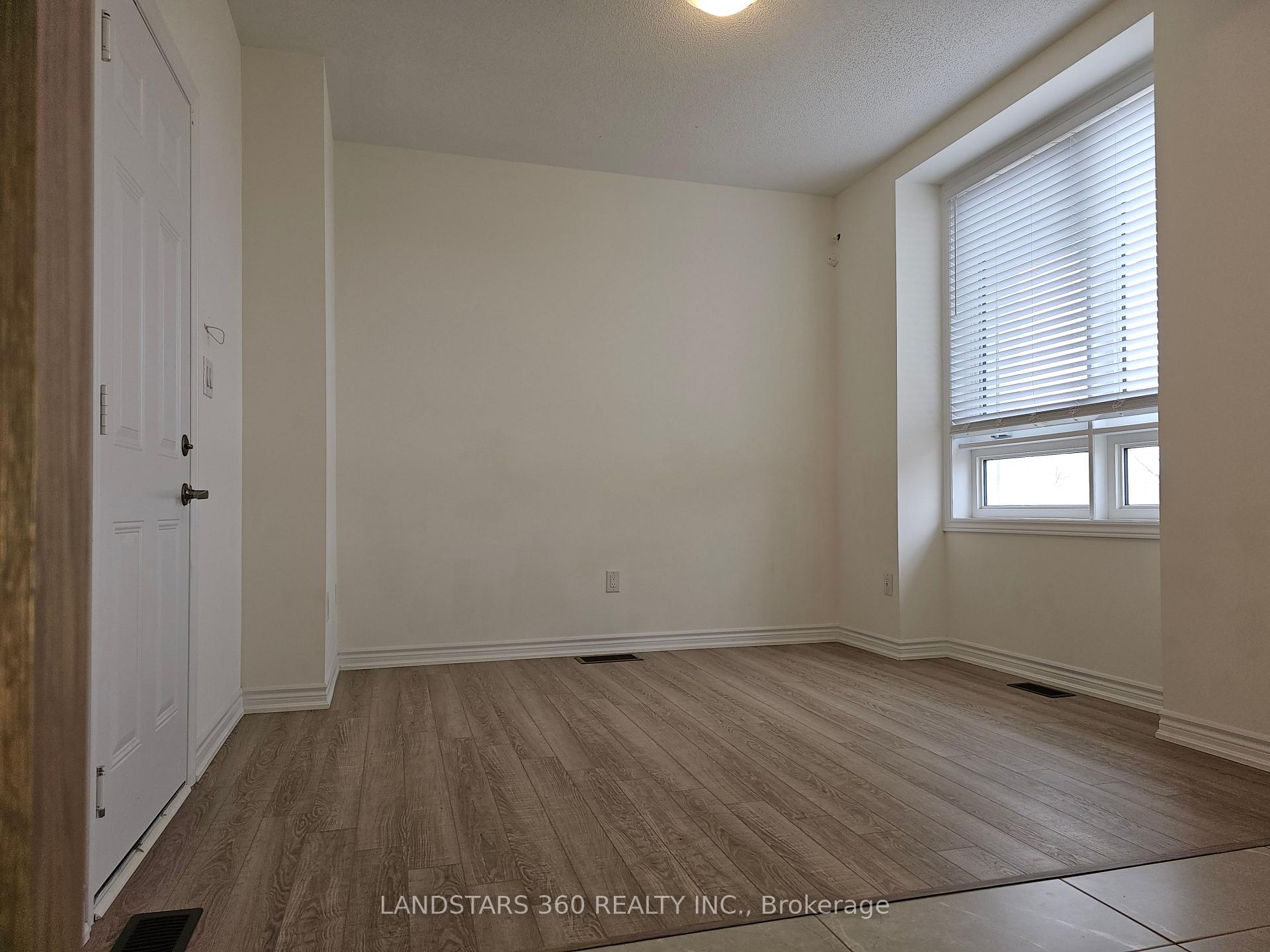 Photo 4 of 22 Chicago Lane, Markham, Wismer — HOMEH