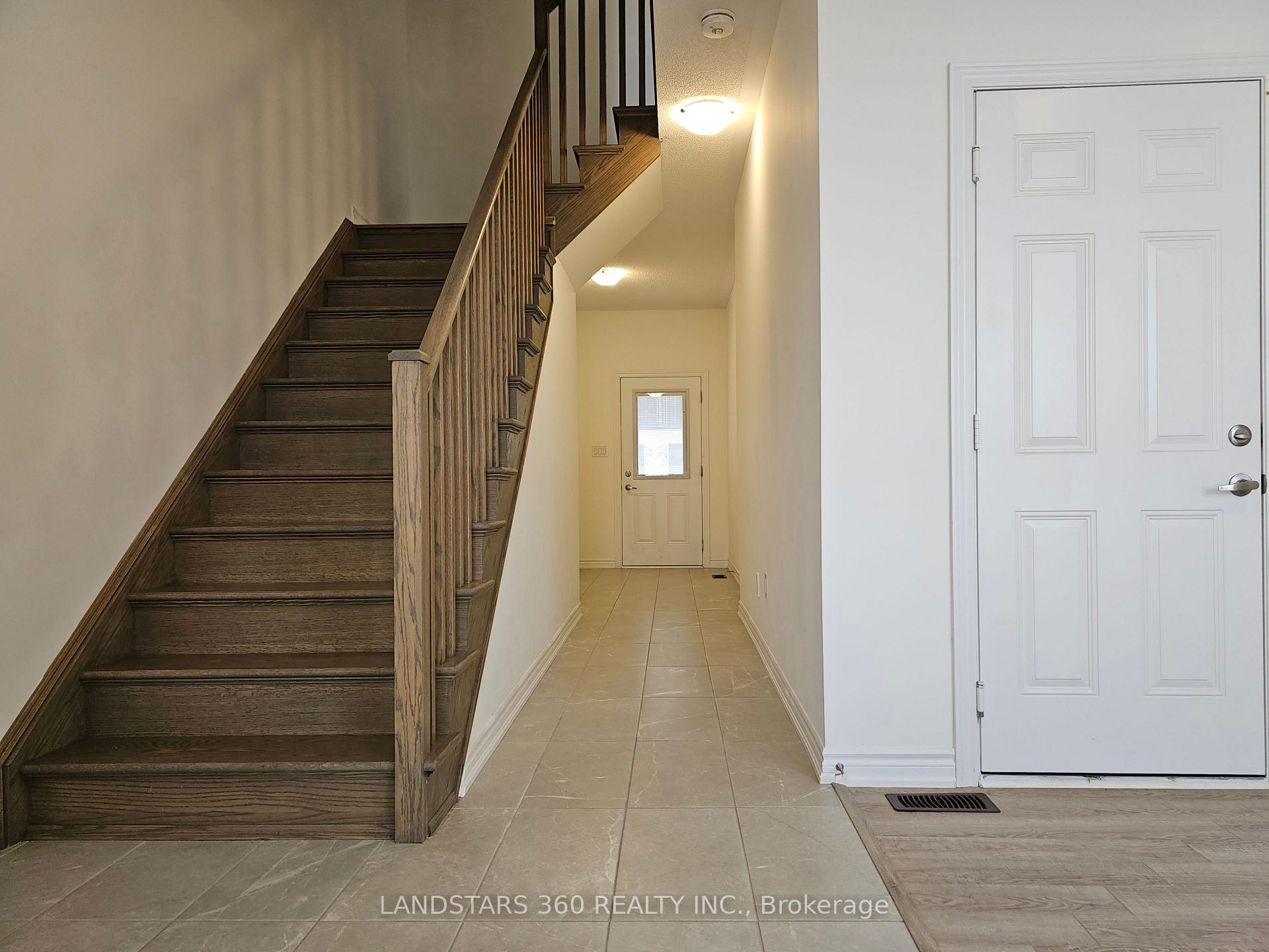 Photo 5 of 22 Chicago Lane, Markham, Wismer — HOMEH