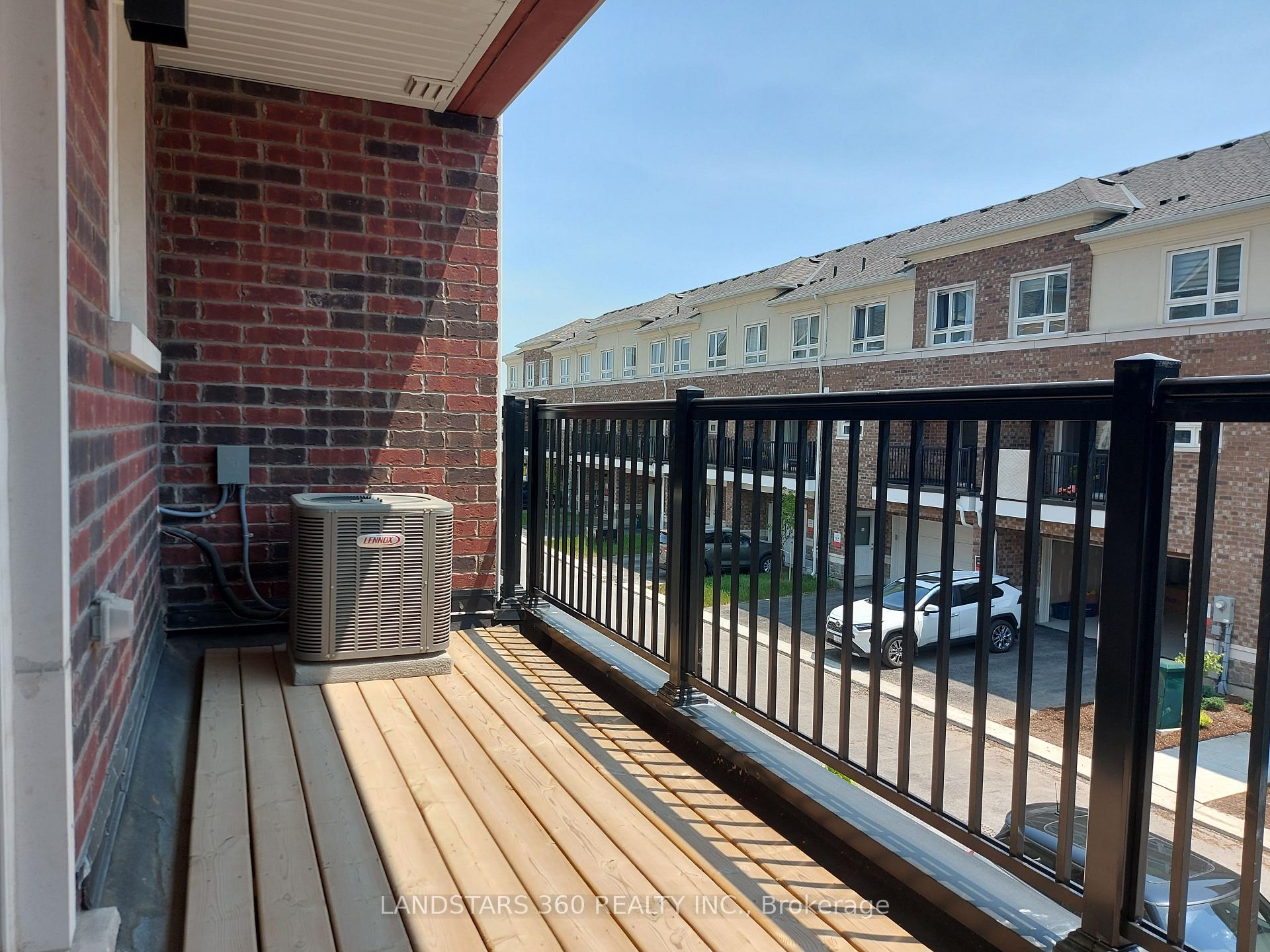 Photo 10 of 22 Chicago Lane, Markham, Wismer — HOMEH
