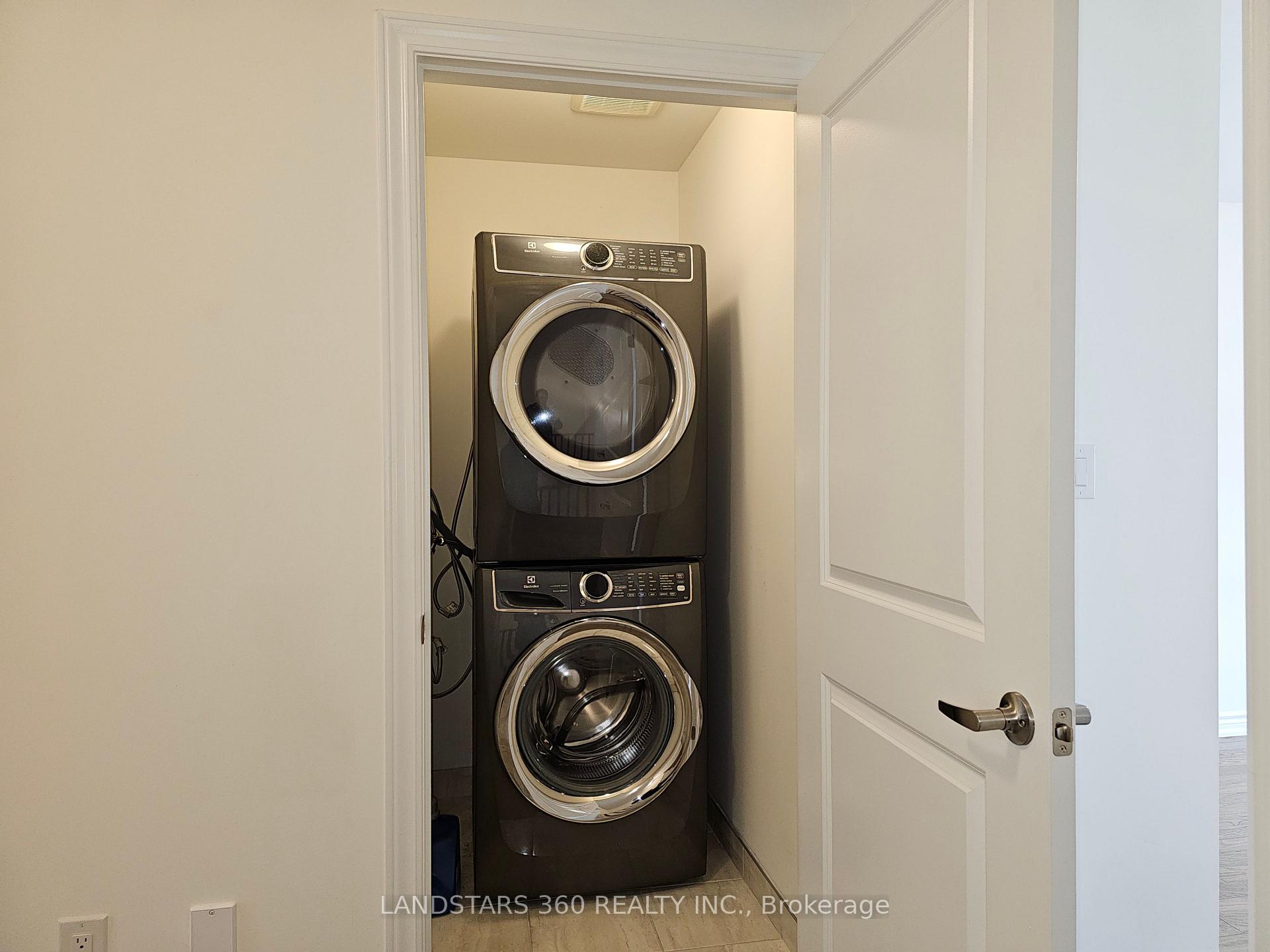Photo 17 of 22 Chicago Lane, Markham, Wismer — HOMEH