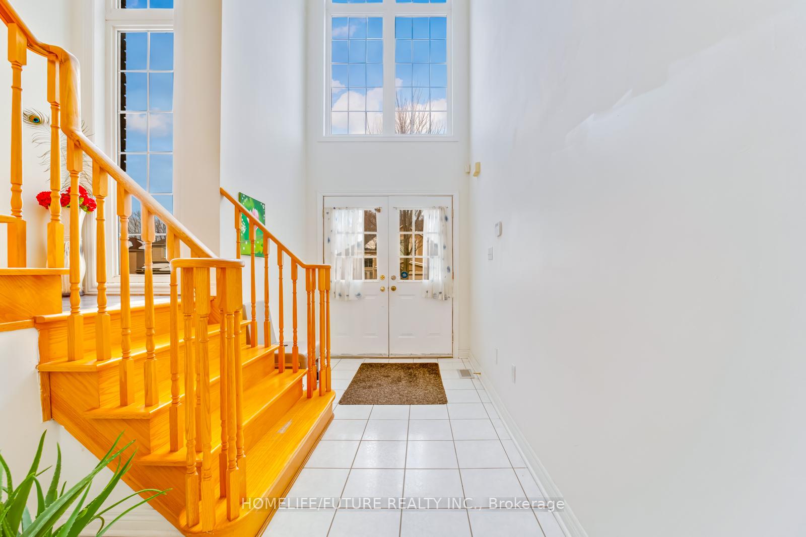 Photo 11 of 11 Ferncliffe Crescent, Markham, Cedarwood — HOMEH
