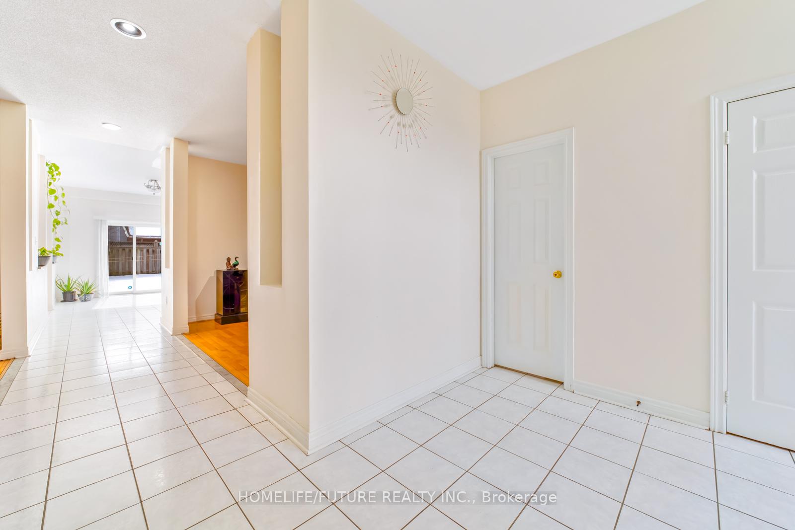Photo 12 of 11 Ferncliffe Crescent, Markham, Cedarwood — HOMEH