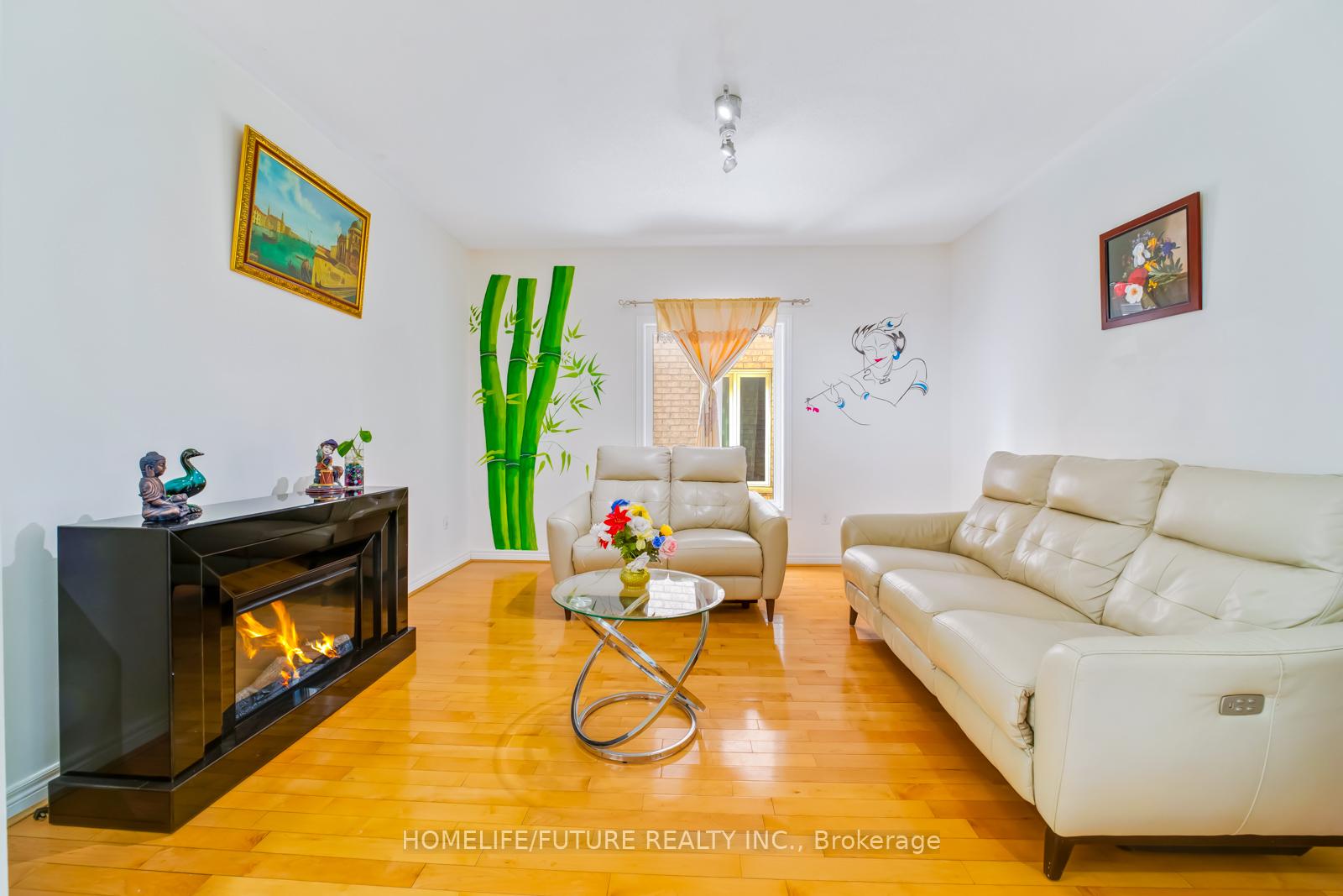 Photo 16 of 11 Ferncliffe Crescent, Markham, Cedarwood — HOMEH