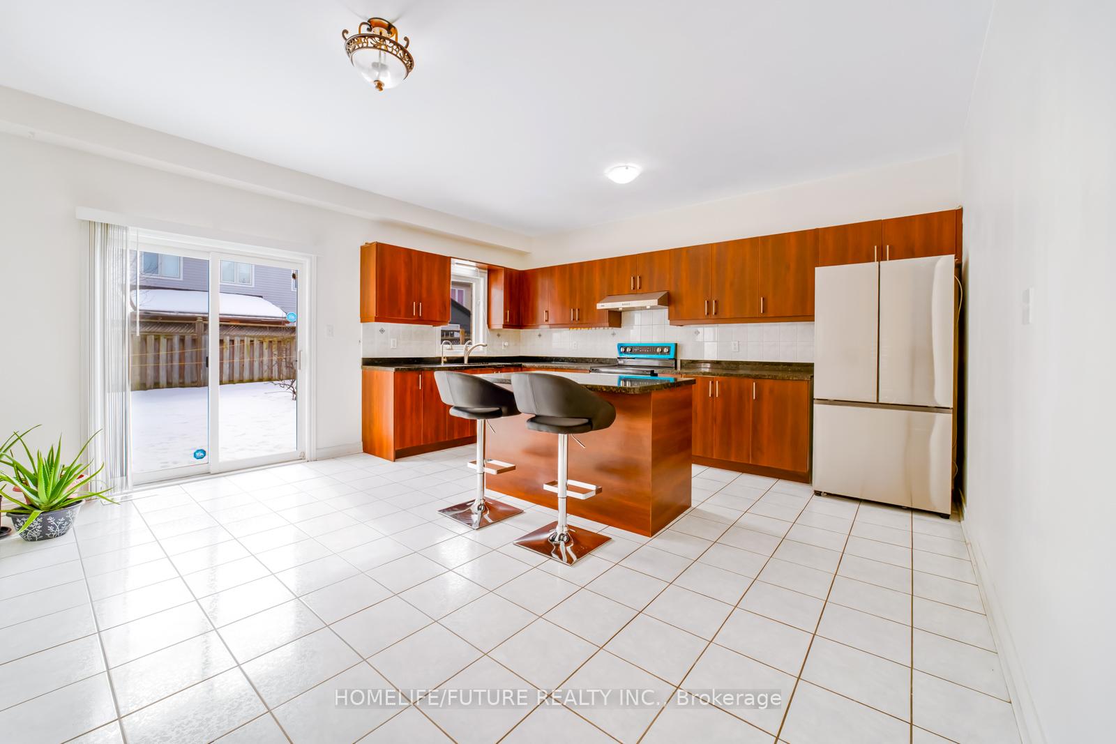 Photo 17 of 11 Ferncliffe Crescent, Markham, Cedarwood — HOMEH