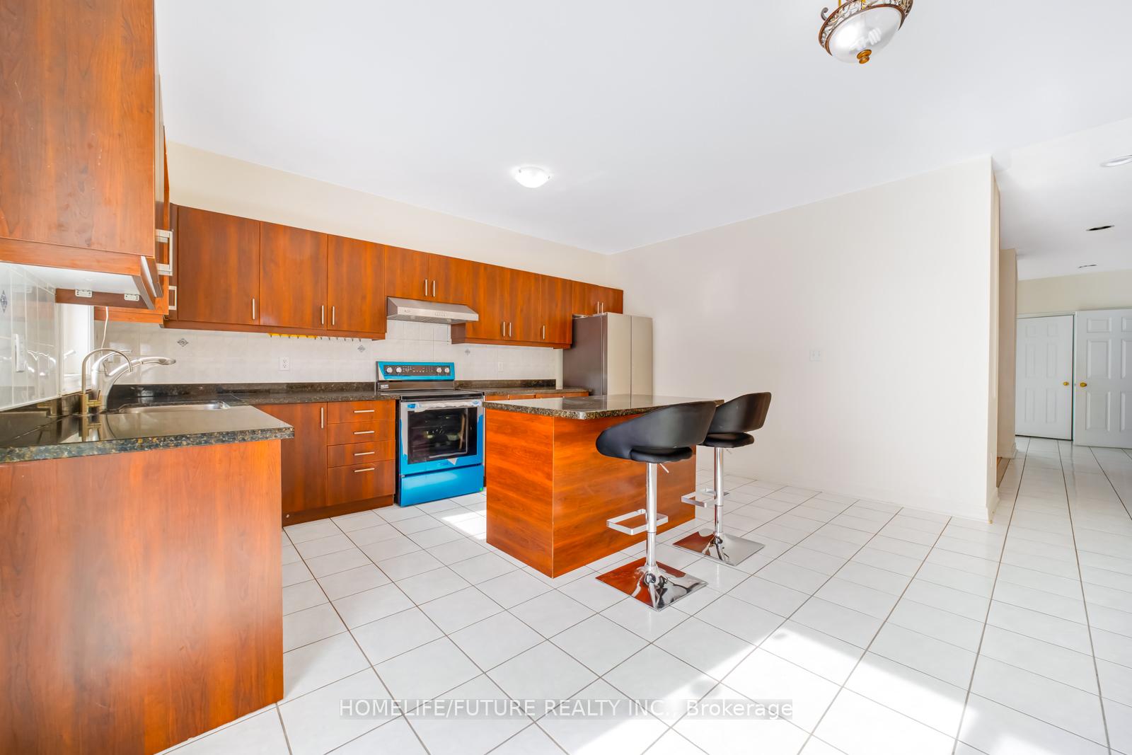 Photo 19 of 11 Ferncliffe Crescent, Markham, Cedarwood — HOMEH