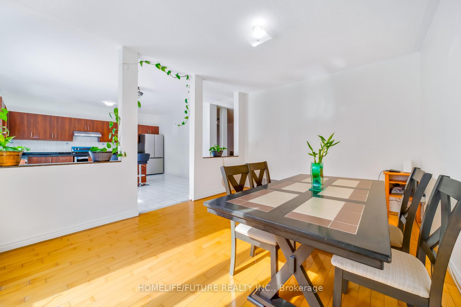 Photo 21 of 11 Ferncliffe Crescent, Markham, Cedarwood — HOMEH