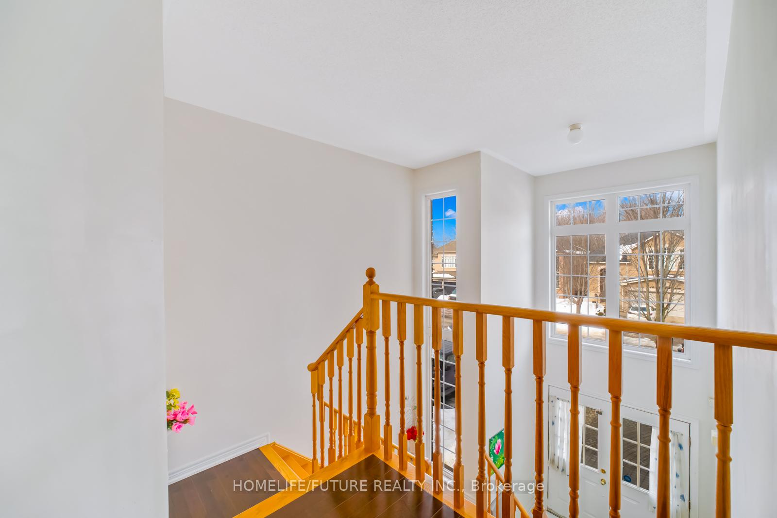 Photo 24 of 11 Ferncliffe Crescent, Markham, Cedarwood — HOMEH