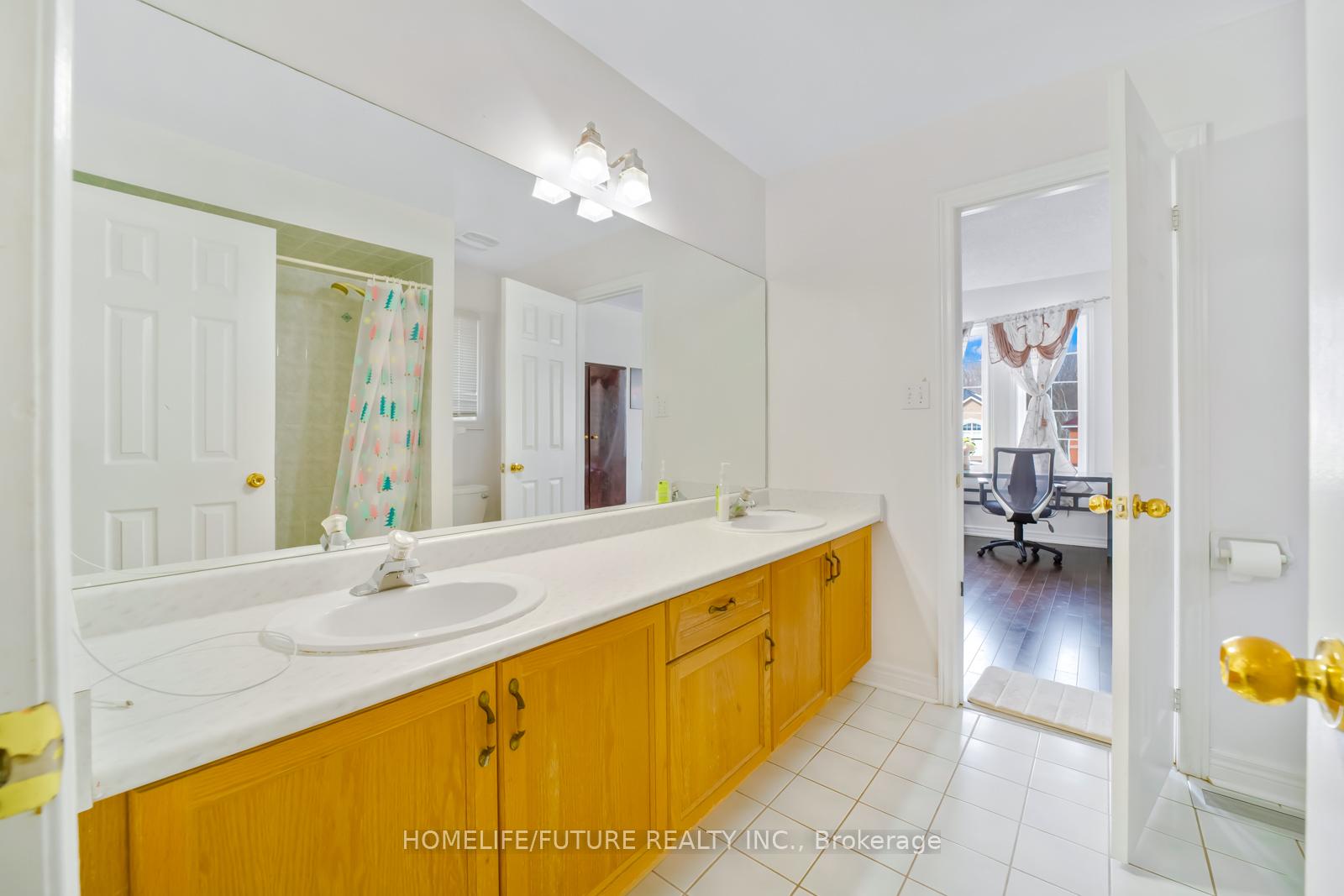 Photo 32 of 11 Ferncliffe Crescent, Markham, Cedarwood — HOMEH
