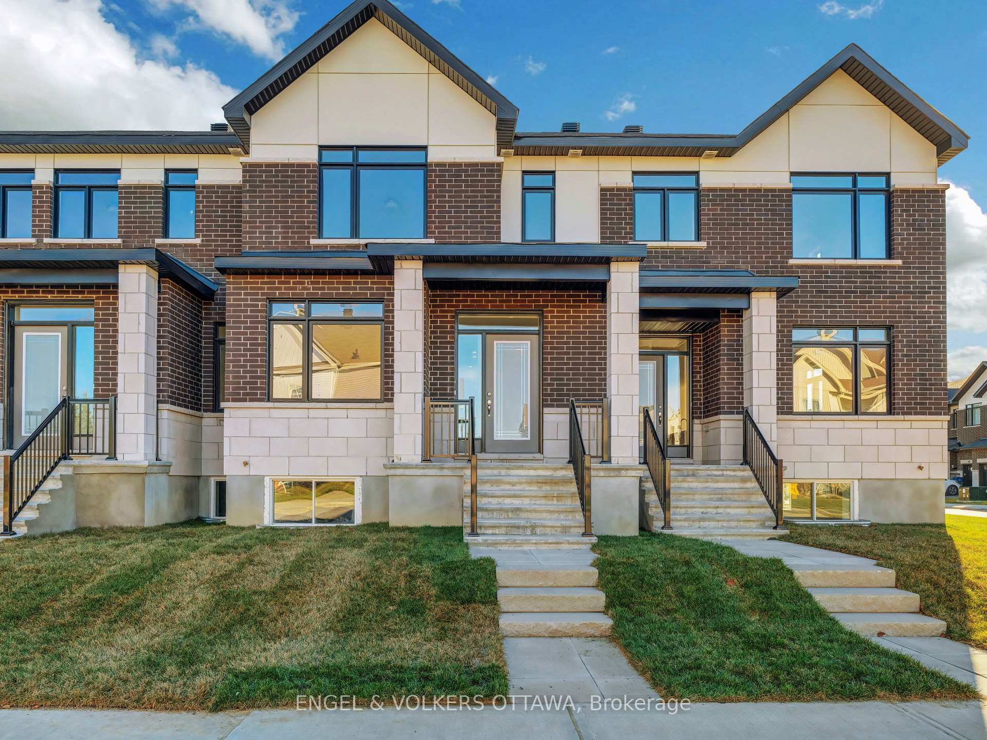 Photo 1 of 803 Anciano Crescent, Ottawa, Kanata - Emerald Meadows/Trailwest — HOMEH
