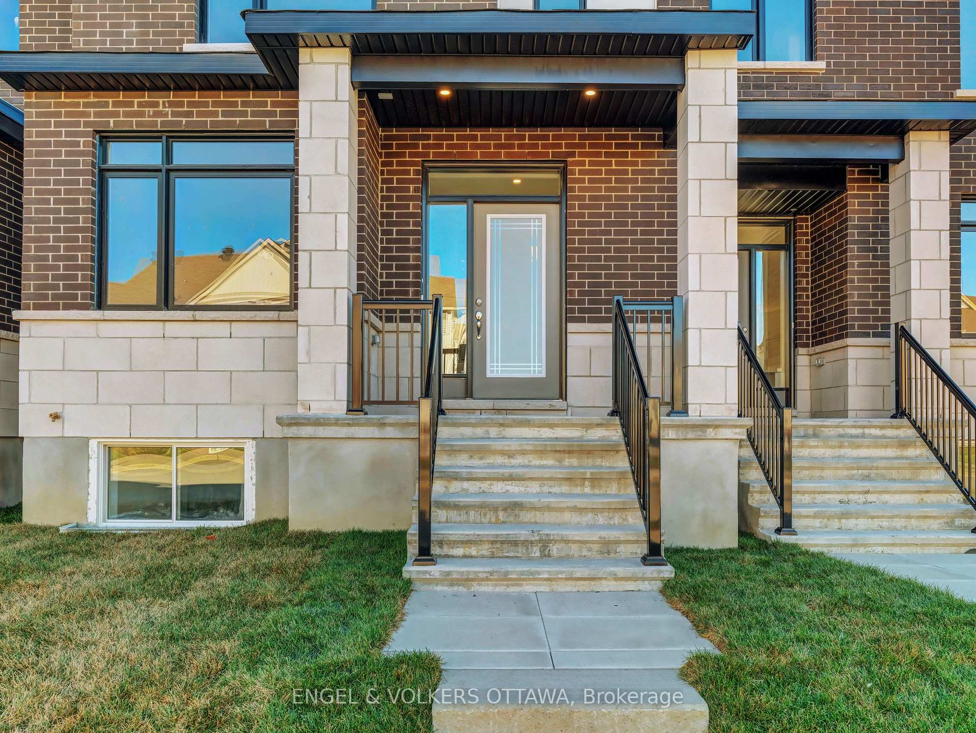 Photo 2 of 803 Anciano Crescent, Ottawa, Kanata - Emerald Meadows/Trailwest — HOMEH