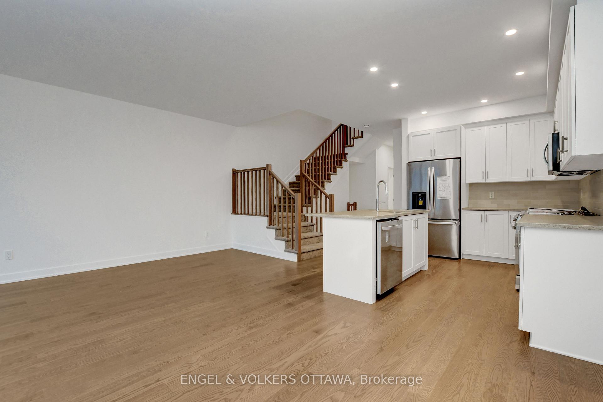 Photo 12 of 803 Anciano Crescent, Ottawa, Kanata - Emerald Meadows/Trailwest — HOMEH