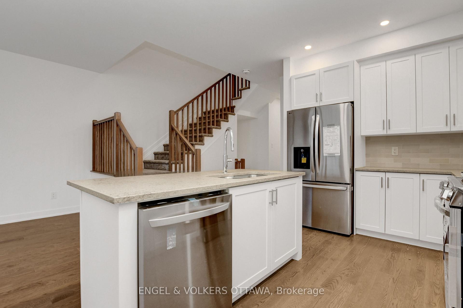 Photo 15 of 803 Anciano Crescent, Ottawa, Kanata - Emerald Meadows/Trailwest — HOMEH
