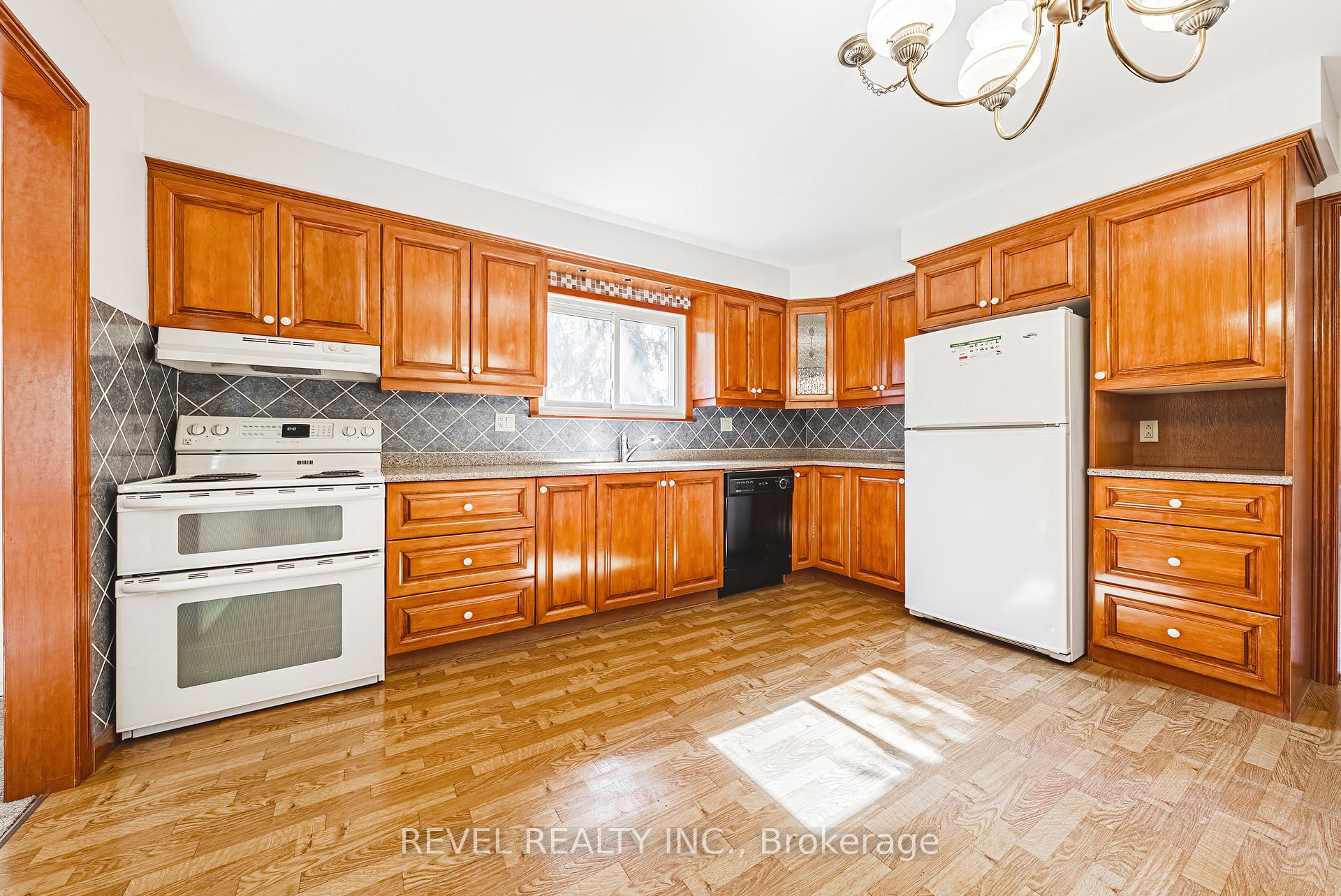 Photo 8 of 594 Moorelands Crescent, Milton, Timberlea — HOMEH