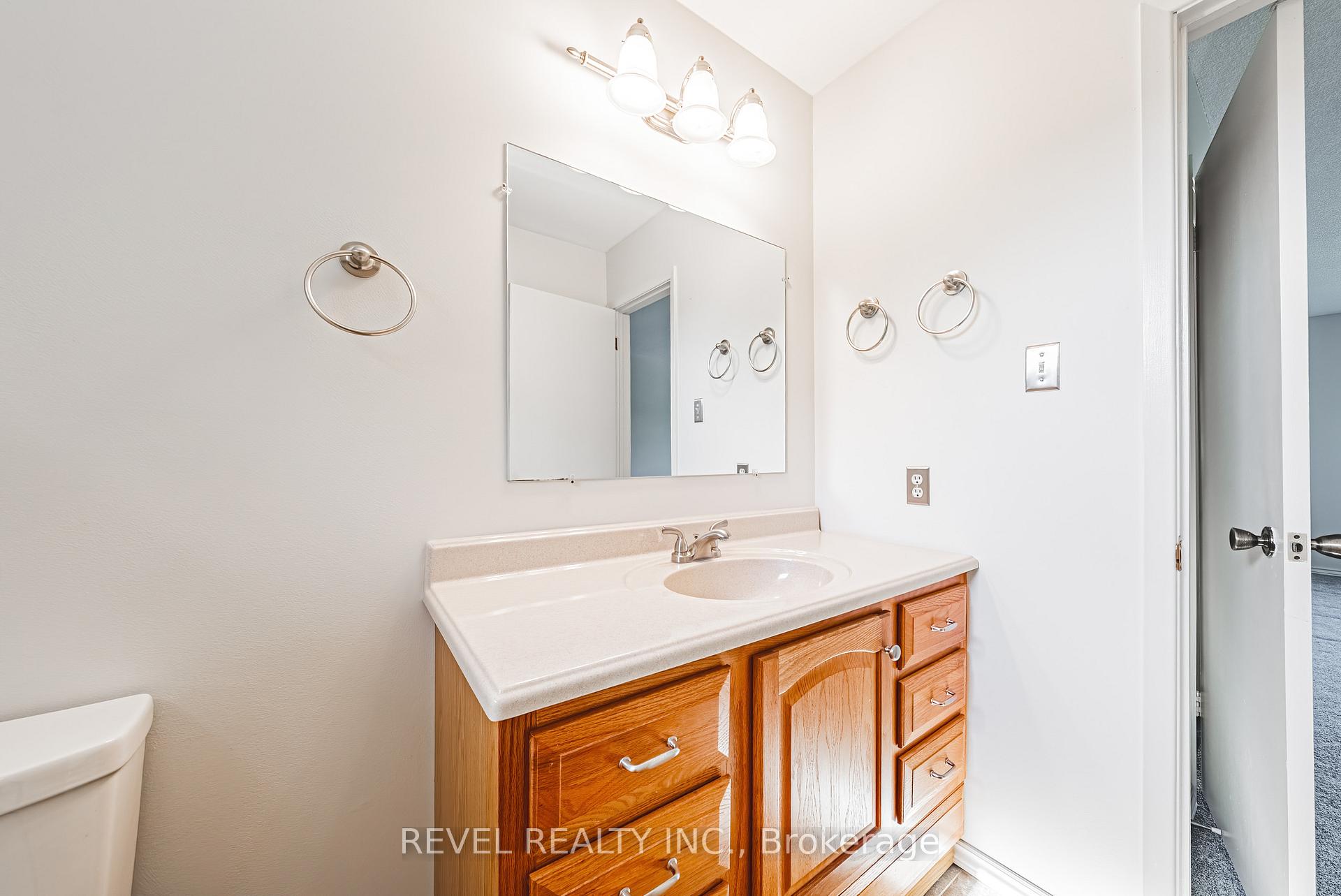 Photo 17 of 594 Moorelands Crescent, Milton, Timberlea — HOMEH