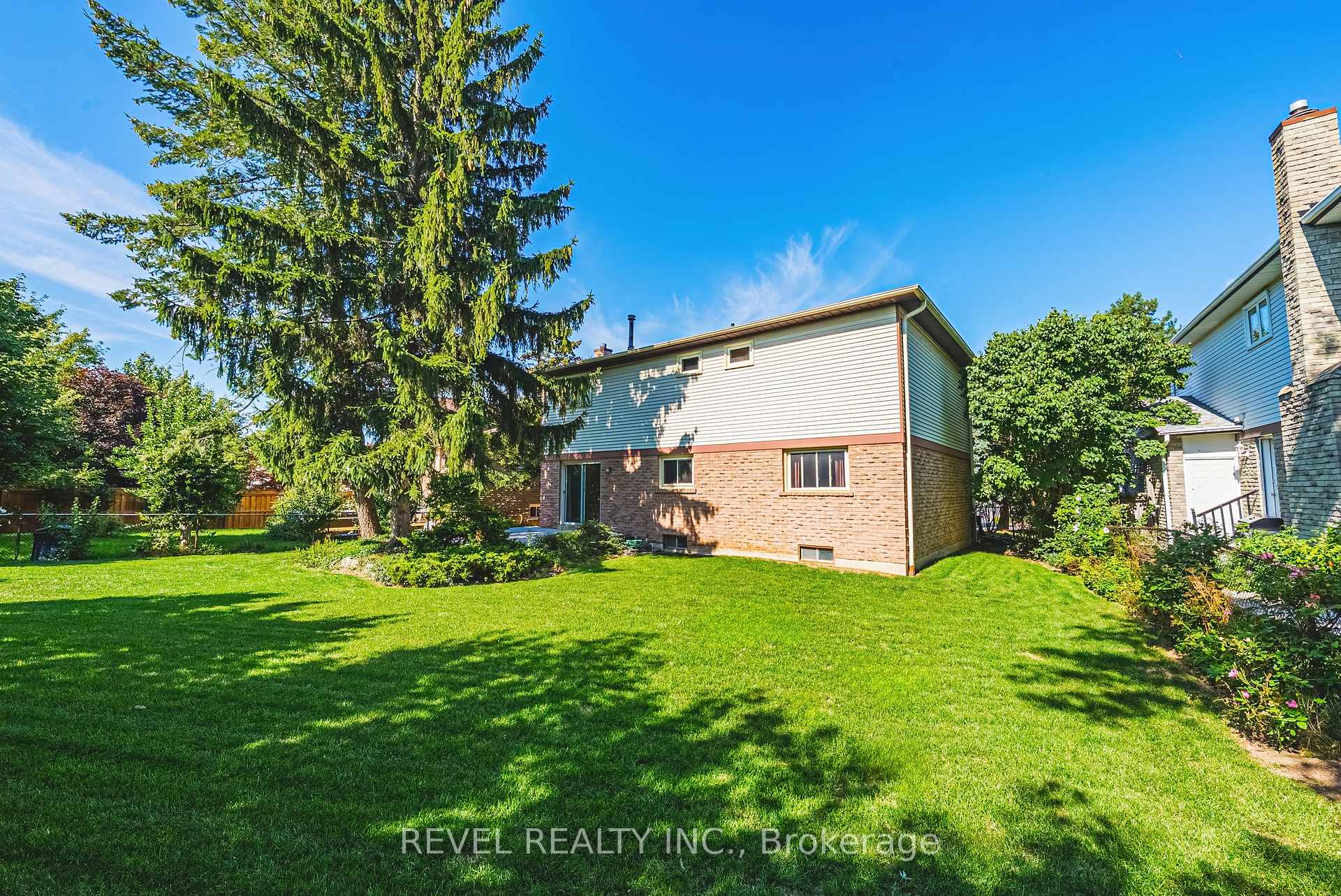 Photo 32 of 594 Moorelands Crescent, Milton, Timberlea — HOMEH