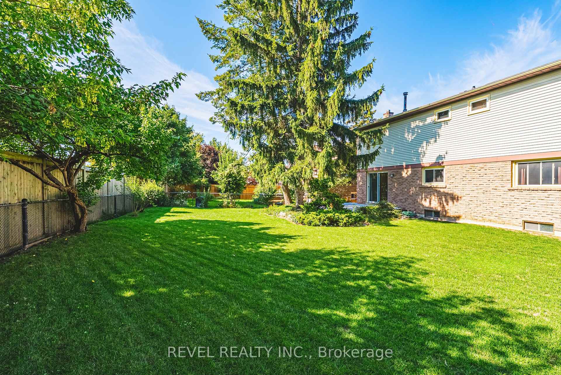 Photo 33 of 594 Moorelands Crescent, Milton, Timberlea — HOMEH