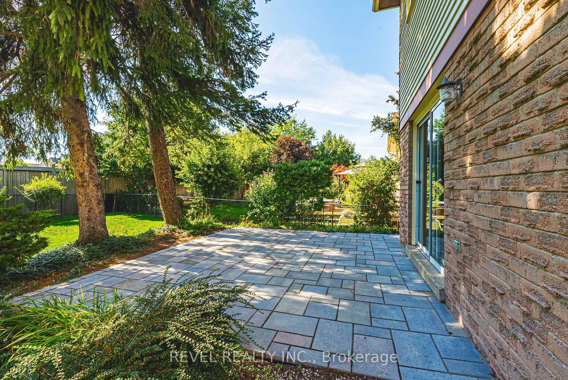 Photo 34 of 594 Moorelands Crescent, Milton, Timberlea — HOMEH