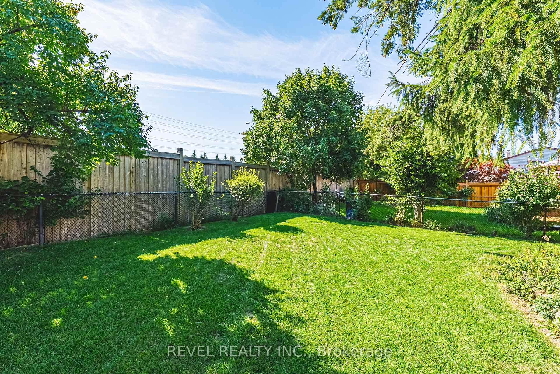 Photo 36 of 594 Moorelands Crescent, Milton, Timberlea — HOMEH