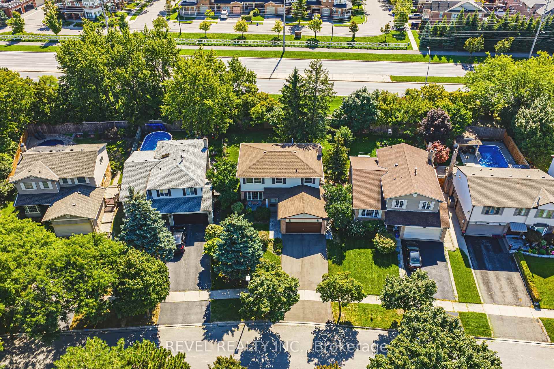 Photo 39 of 594 Moorelands Crescent, Milton, Timberlea — HOMEH
