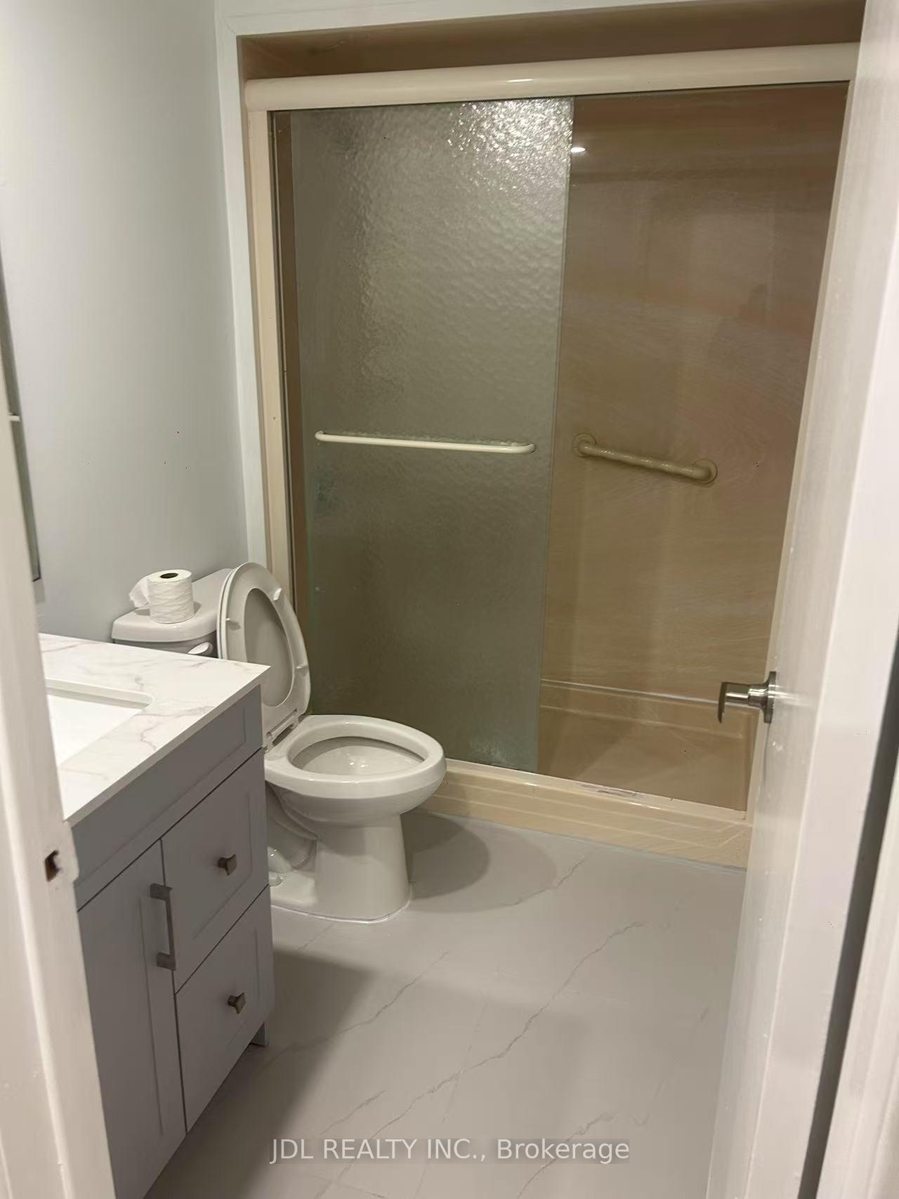 Photo 4 of 6 Maitland Drive, Markham, Milliken Mills West — HOMEH