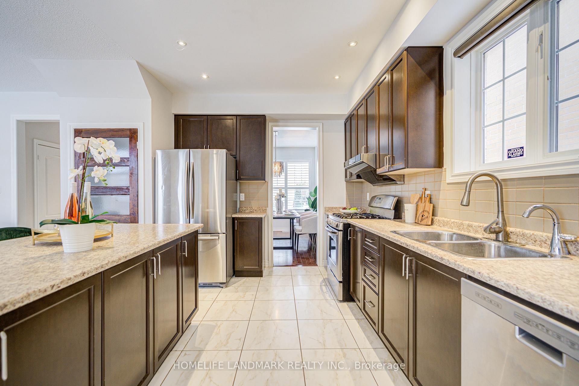 Photo 10 of 131 Reflection Road, Markham, Cathedraltown — HOMEH