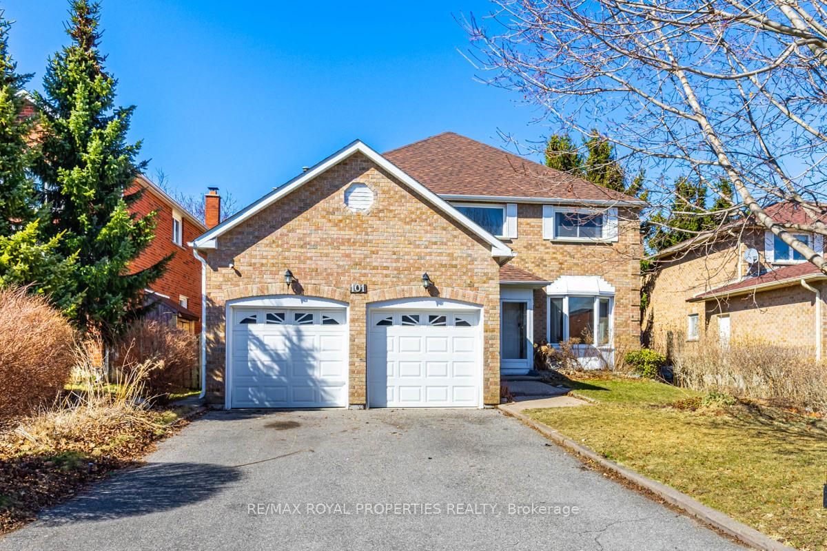 Photo 2 of 101 Forbes Crescent, Markham, Milliken Mills East — HOMEH