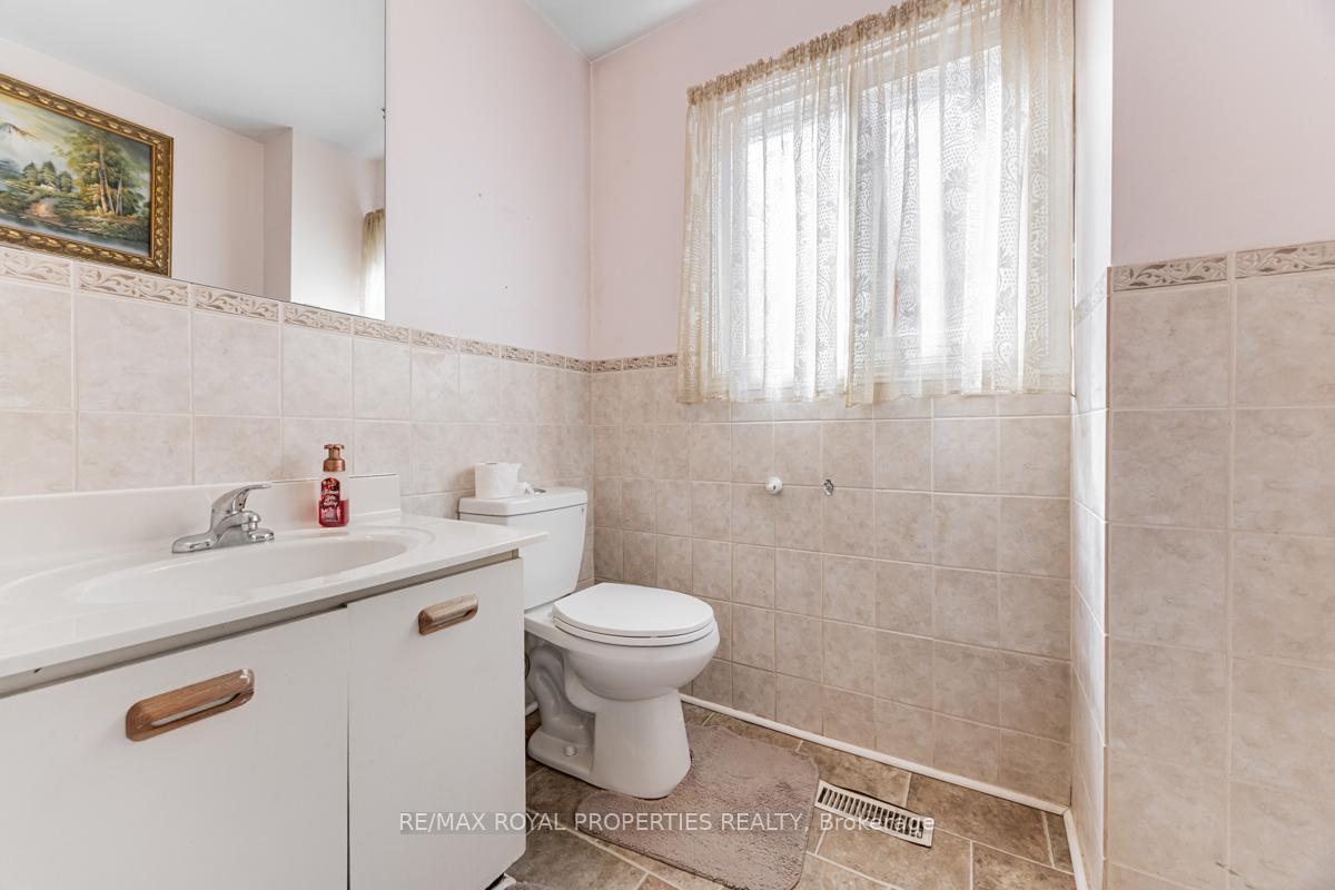 Photo 13 of 101 Forbes Crescent, Markham, Milliken Mills East — HOMEH