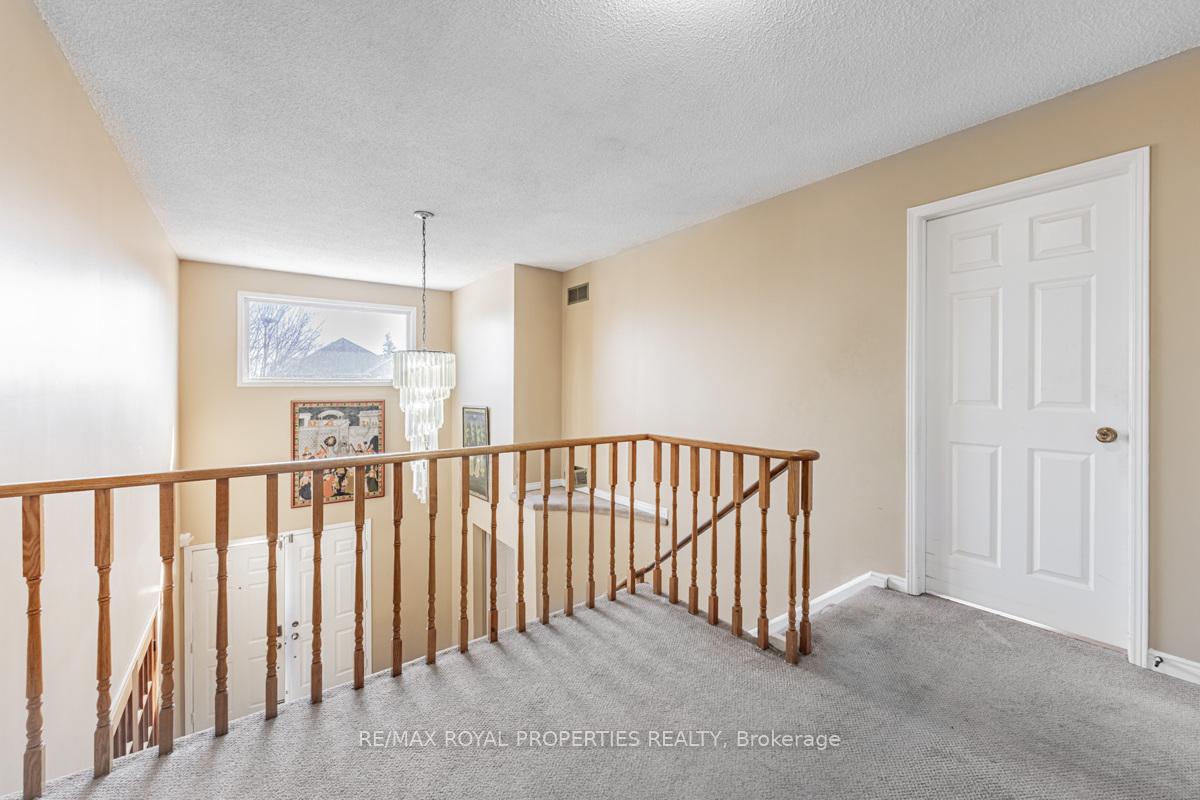 Photo 16 of 101 Forbes Crescent, Markham, Milliken Mills East — HOMEH