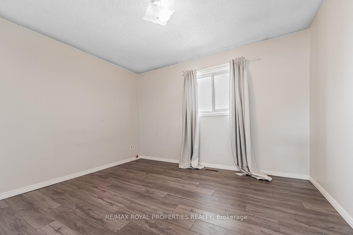Photo 20 of 101 Forbes Crescent, Markham, Milliken Mills East — HOMEH