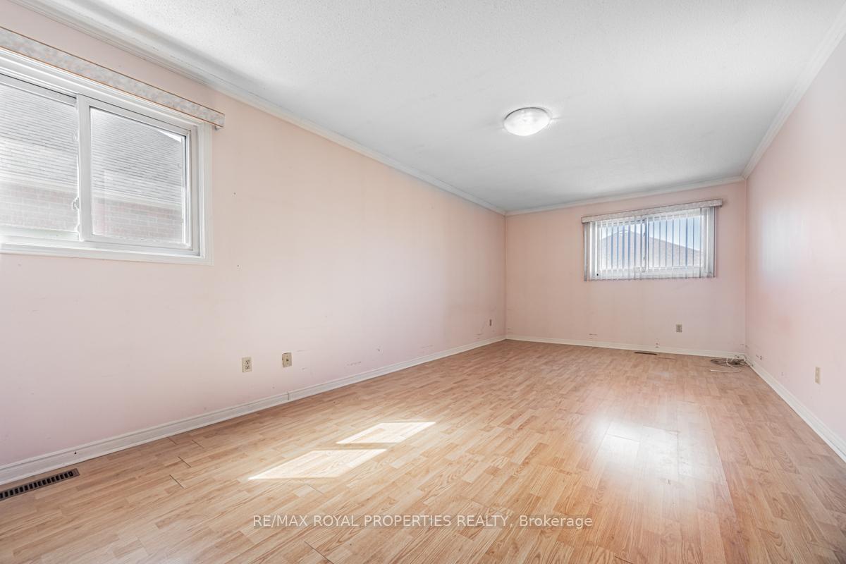 Photo 21 of 101 Forbes Crescent, Markham, Milliken Mills East — HOMEH