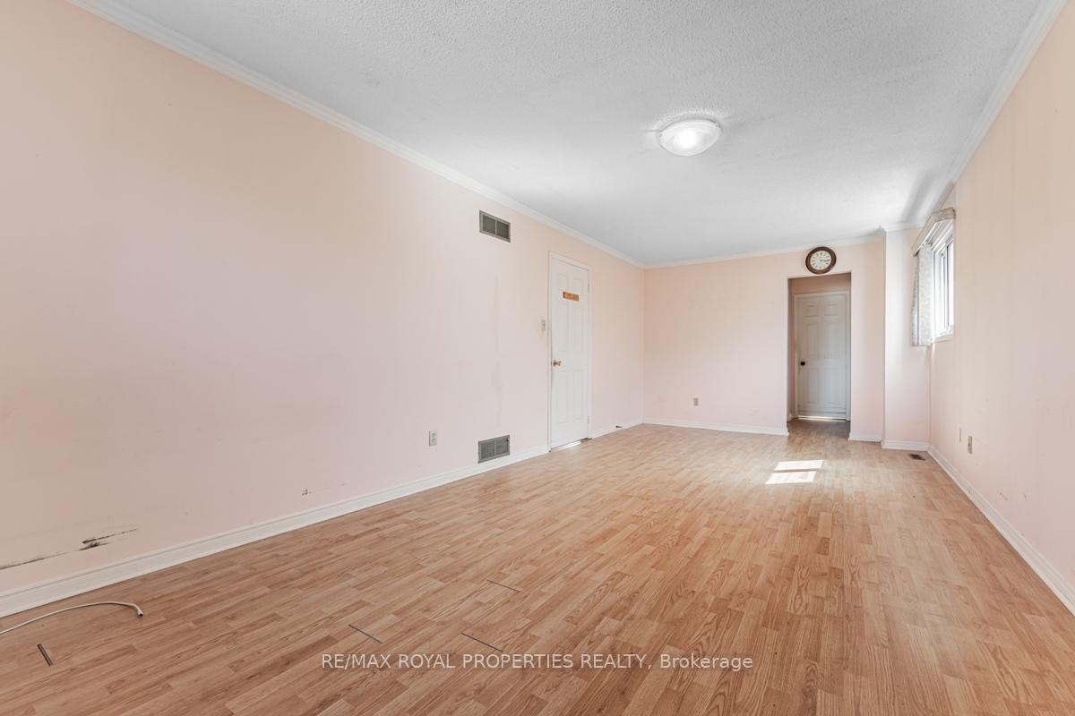 Photo 23 of 101 Forbes Crescent, Markham, Milliken Mills East — HOMEH