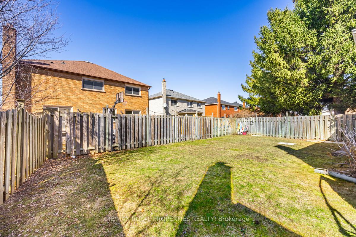 Photo 29 of 101 Forbes Crescent, Markham, Milliken Mills East — HOMEH