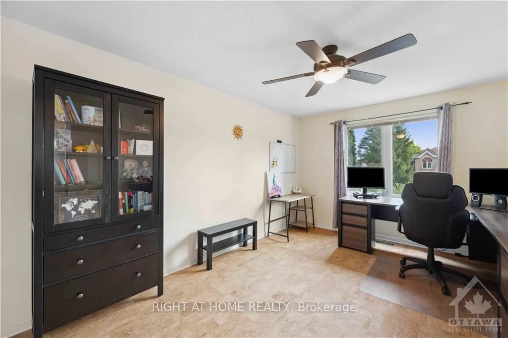Photo 11 of 22 Collingwood Crescent, Ottawa, Kanata - Morgan's Grant/South March — HOMEH