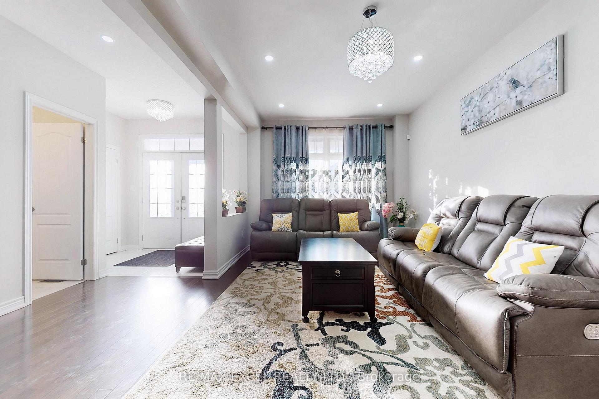 Photo 2 of 576 William Forster Road, Markham, Cornell — HOMEH