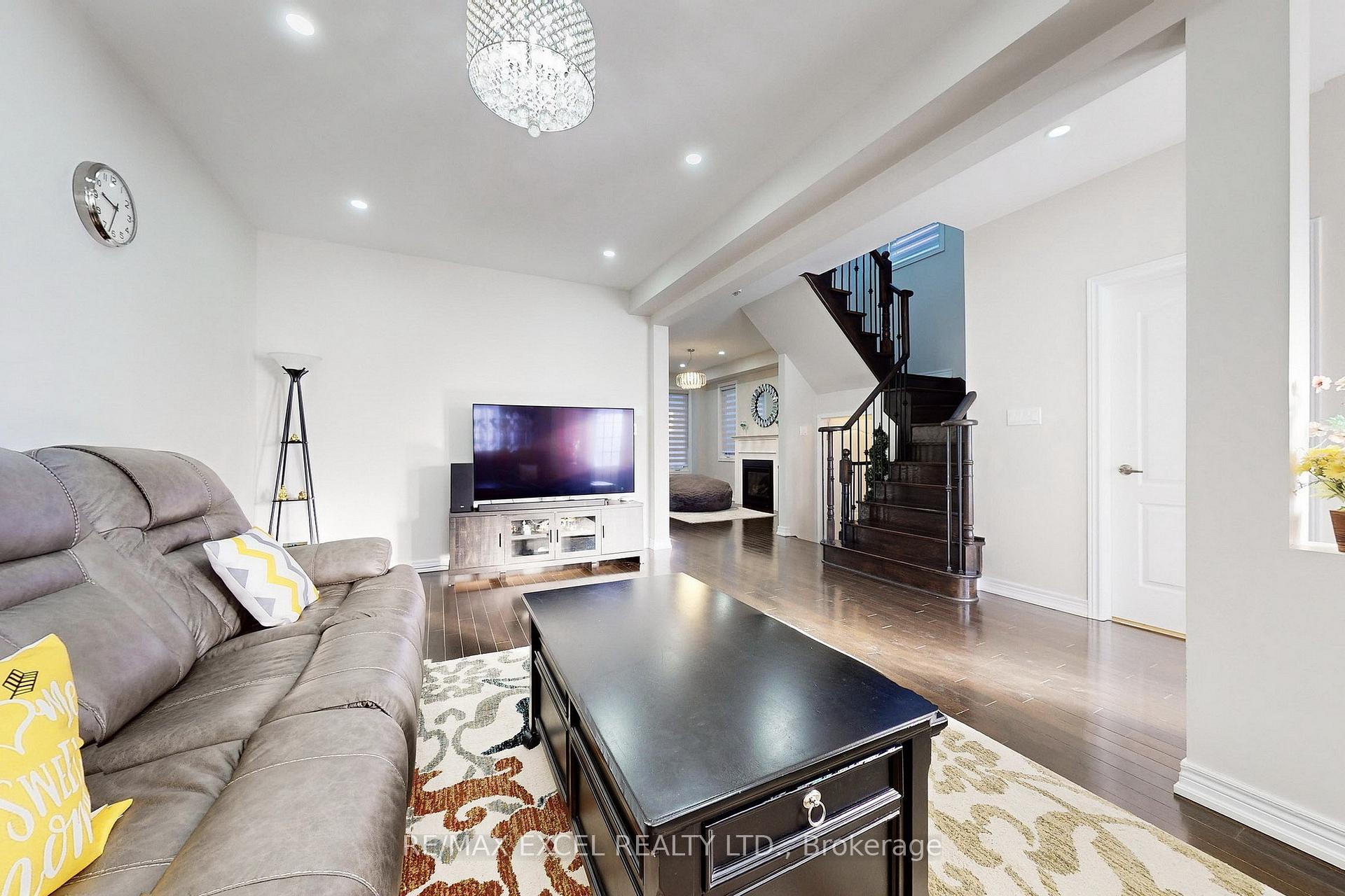 Photo 3 of 576 William Forster Road, Markham, Cornell — HOMEH
