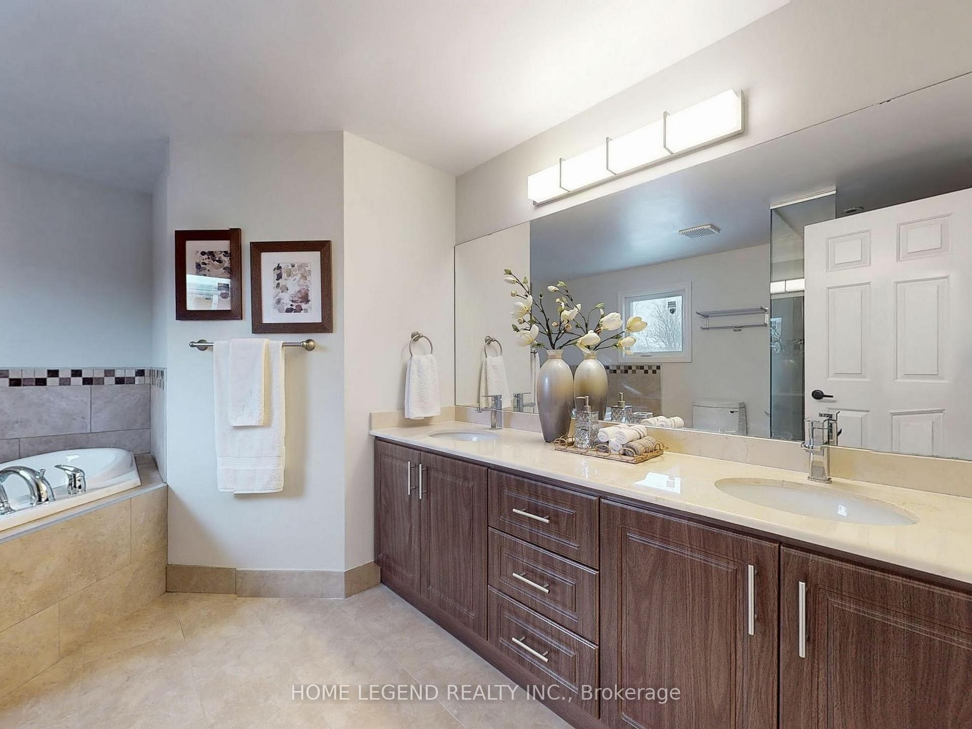 Photo 17 of 38 Lancashire Road, Markham, Unionville — HOMEH