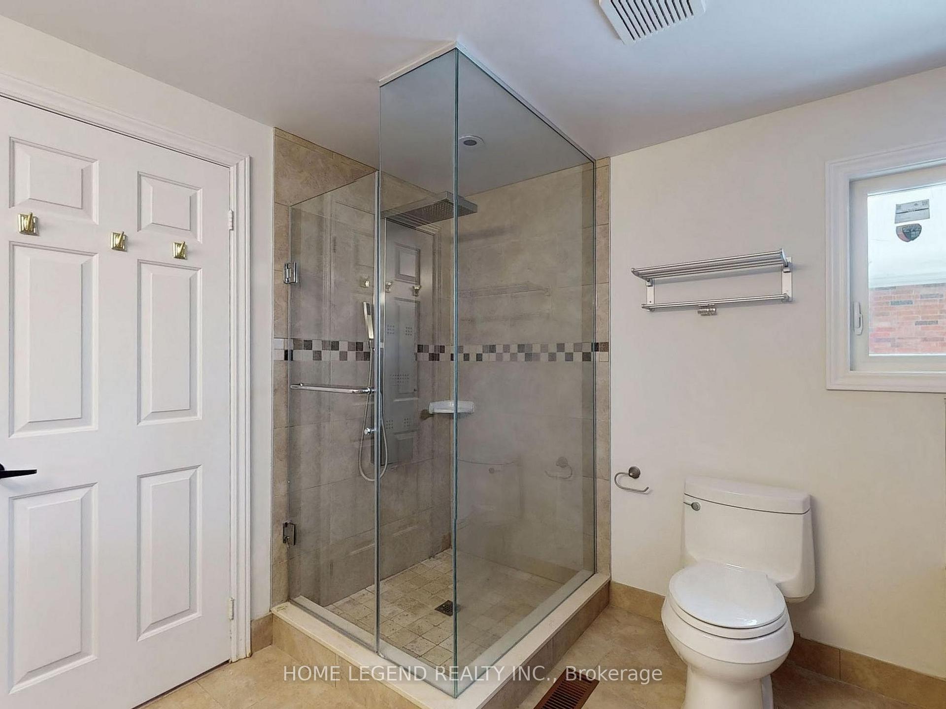 Photo 18 of 38 Lancashire Road, Markham, Unionville — HOMEH