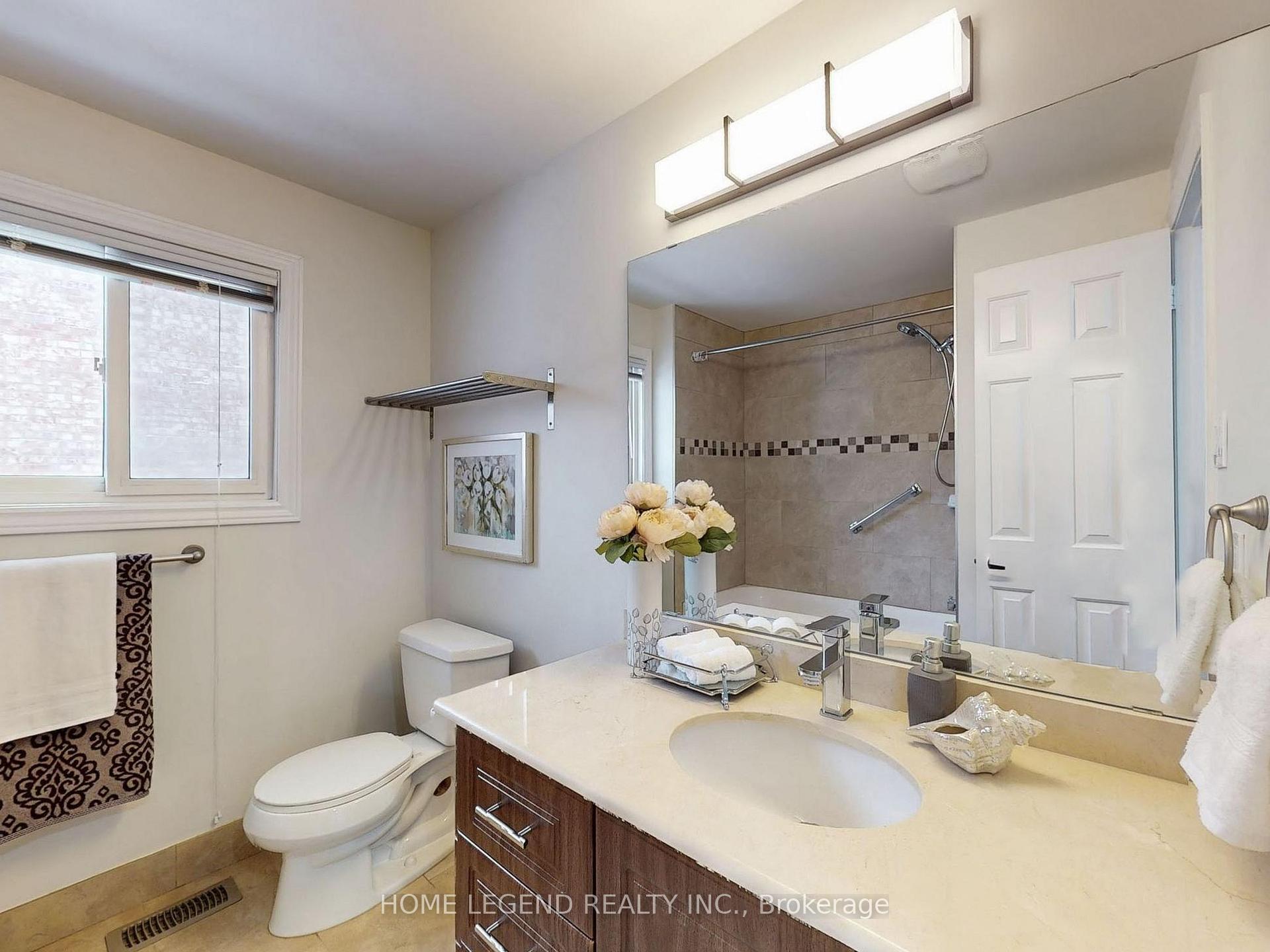 Photo 23 of 38 Lancashire Road, Markham, Unionville — HOMEH