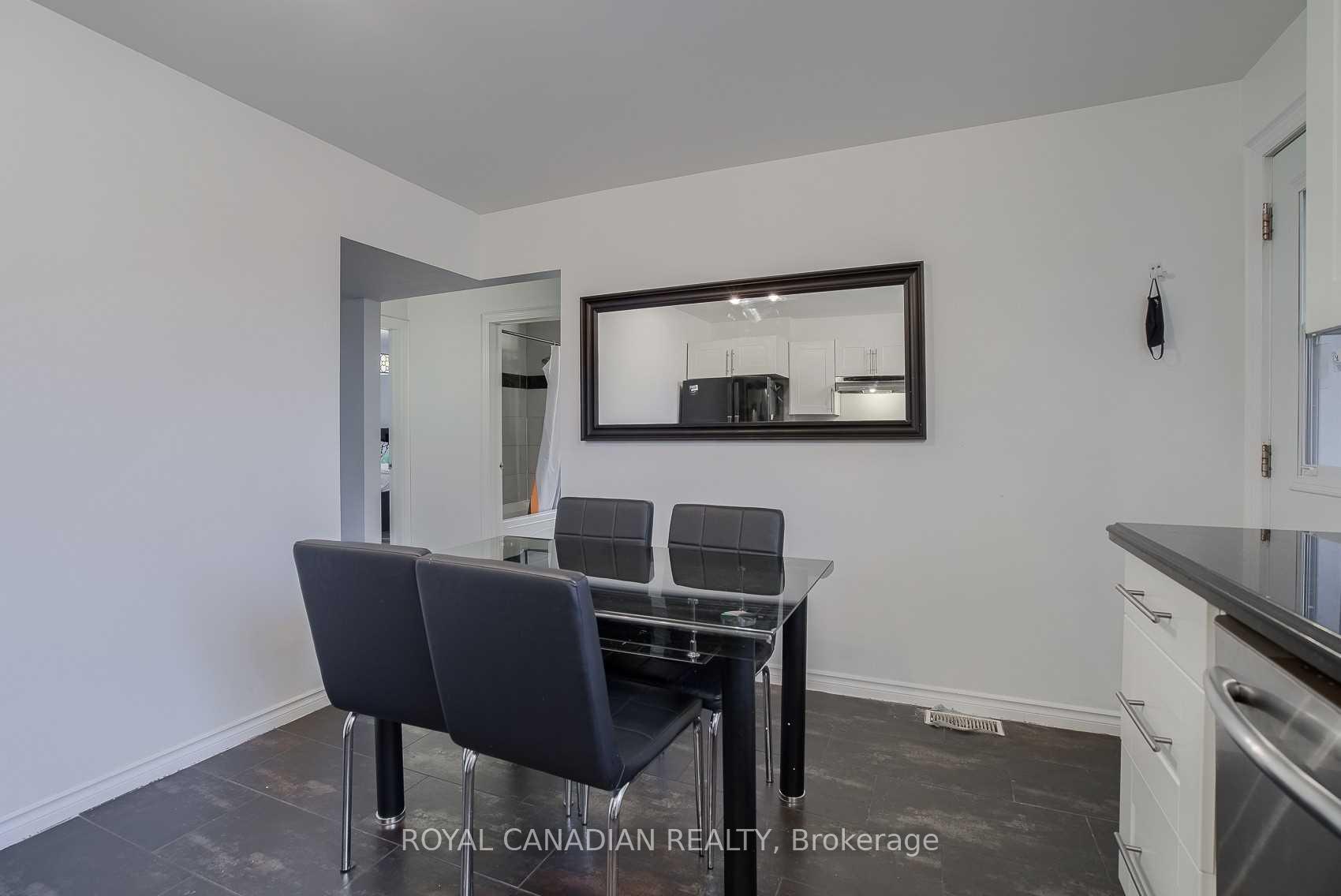 Photo 11 of 571 West 5th Street, Hamilton, Yeoville — HOMEH