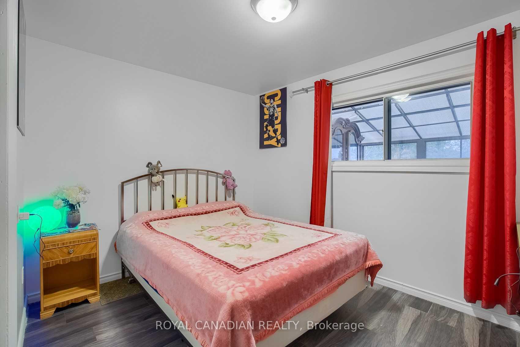 Photo 15 of 571 West 5th Street, Hamilton, Yeoville — HOMEH