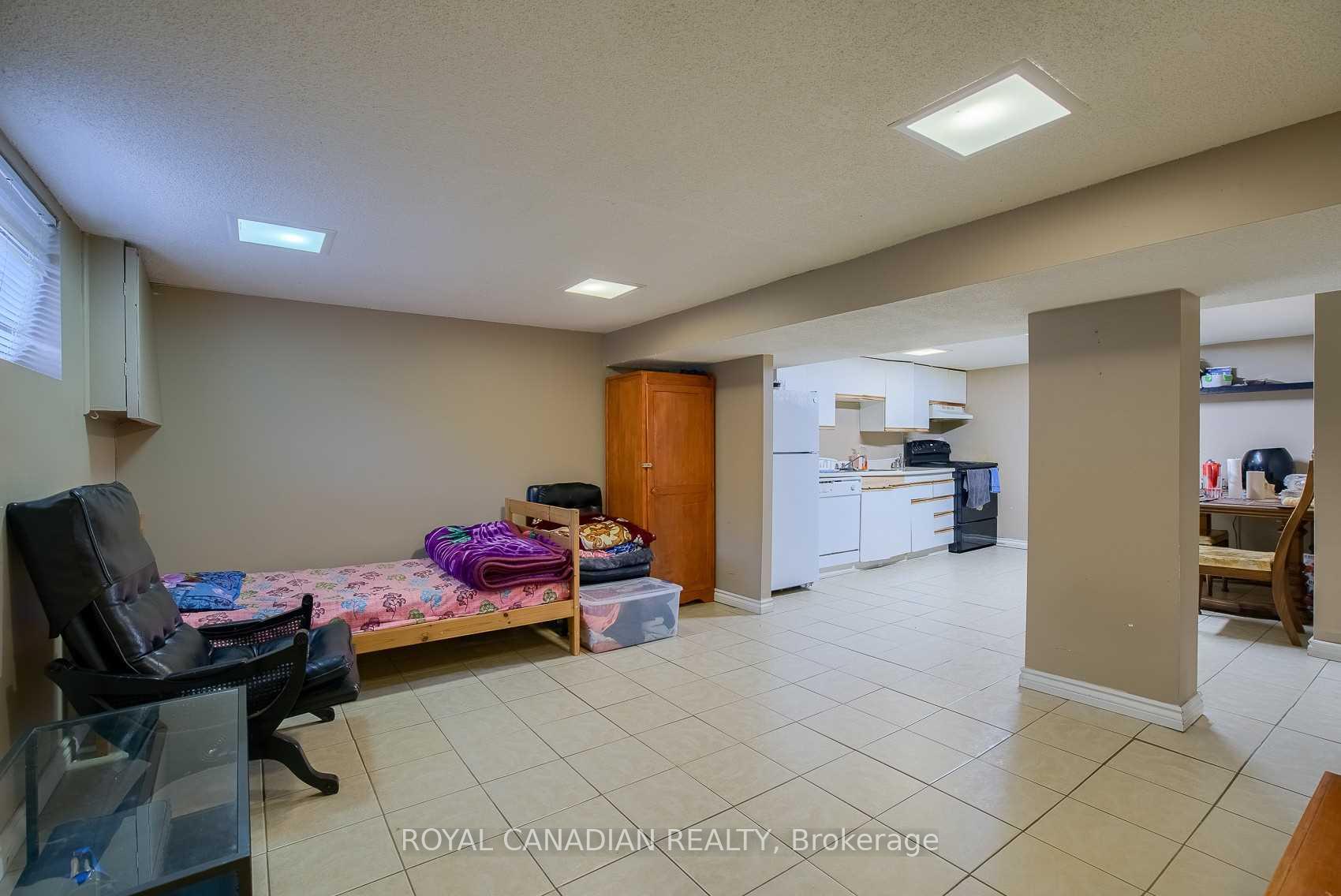 Photo 22 of 571 West 5th Street, Hamilton, Yeoville — HOMEH