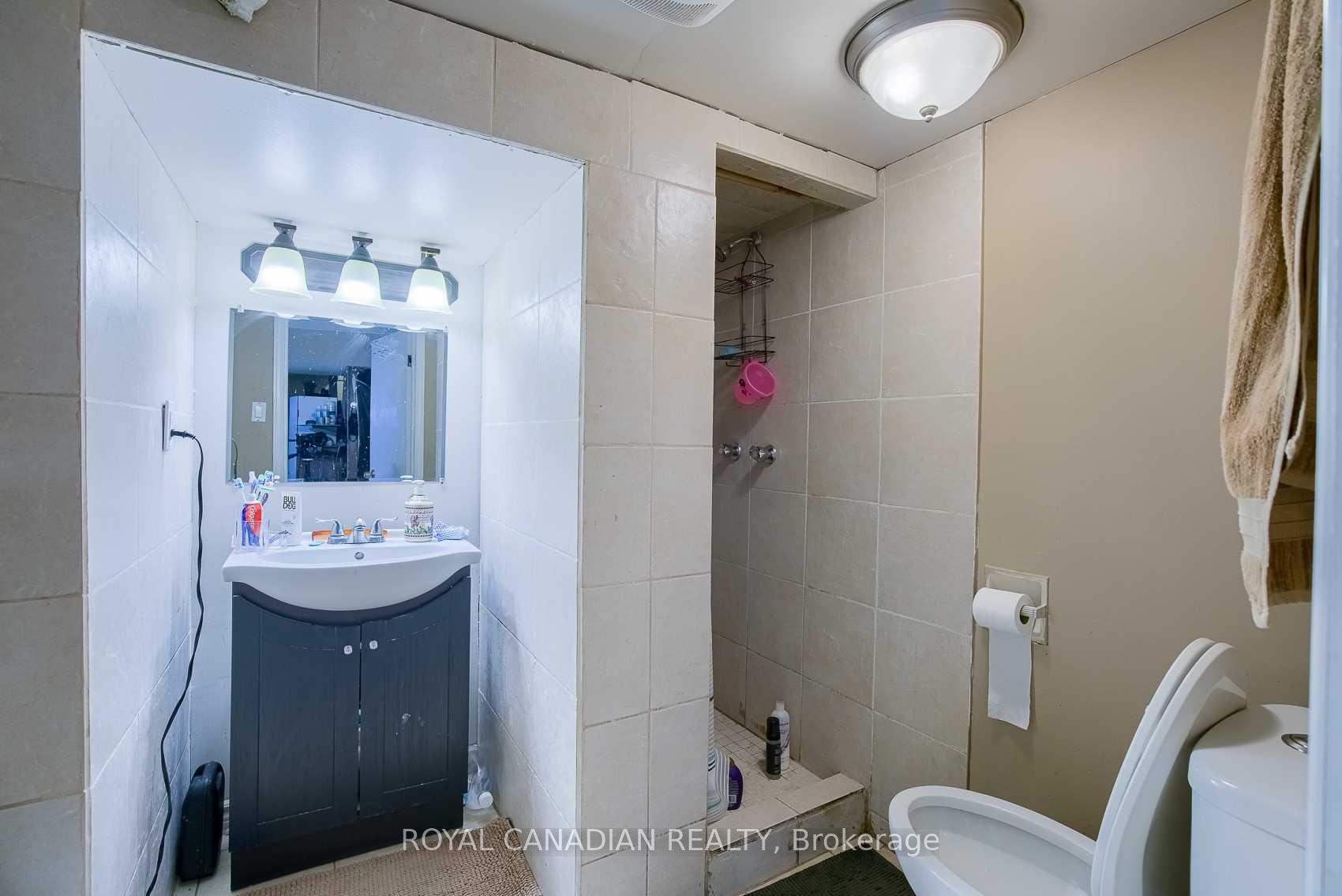 Photo 26 of 571 West 5th Street, Hamilton, Yeoville — HOMEH