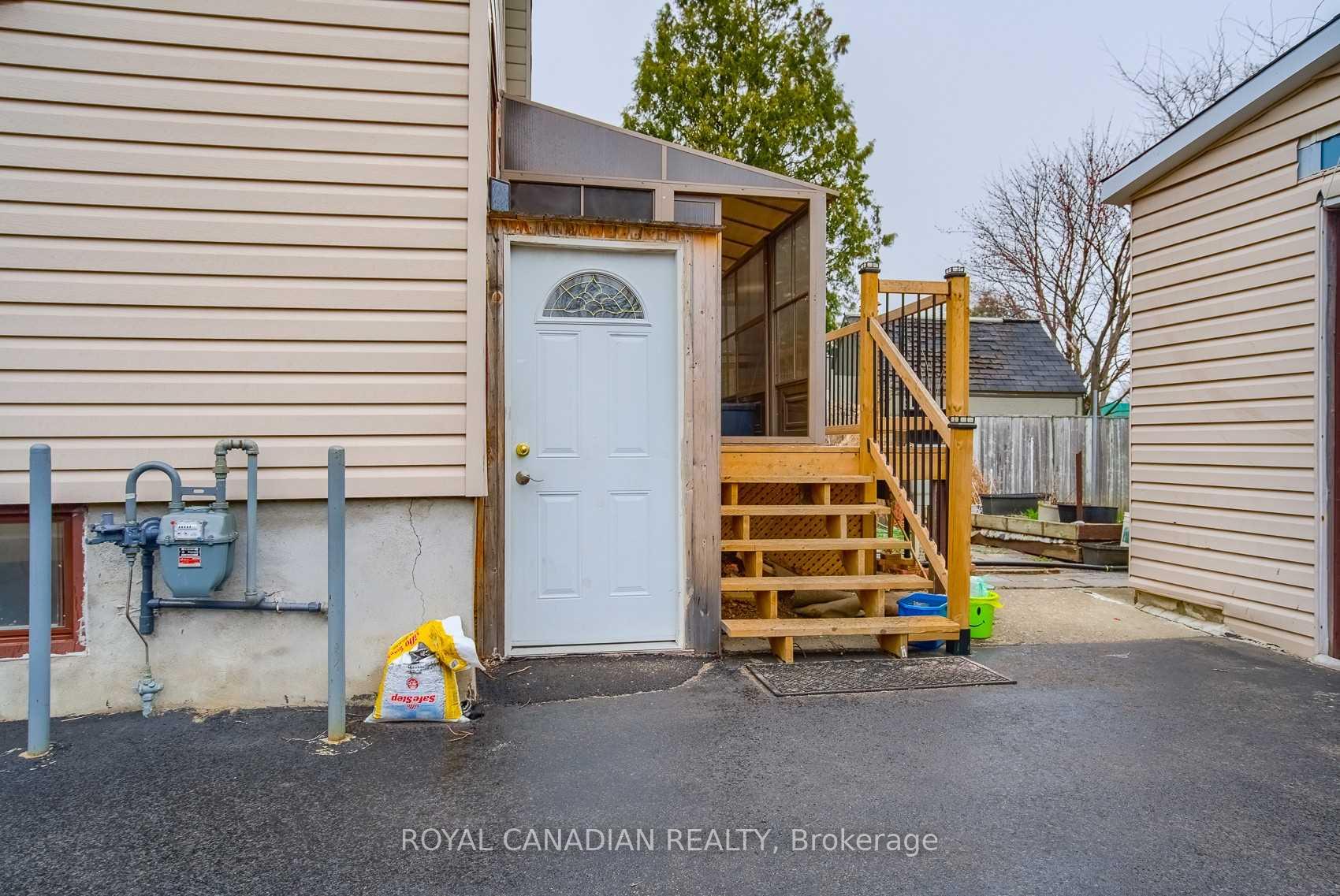 Photo 30 of 571 West 5th Street, Hamilton, Yeoville — HOMEH