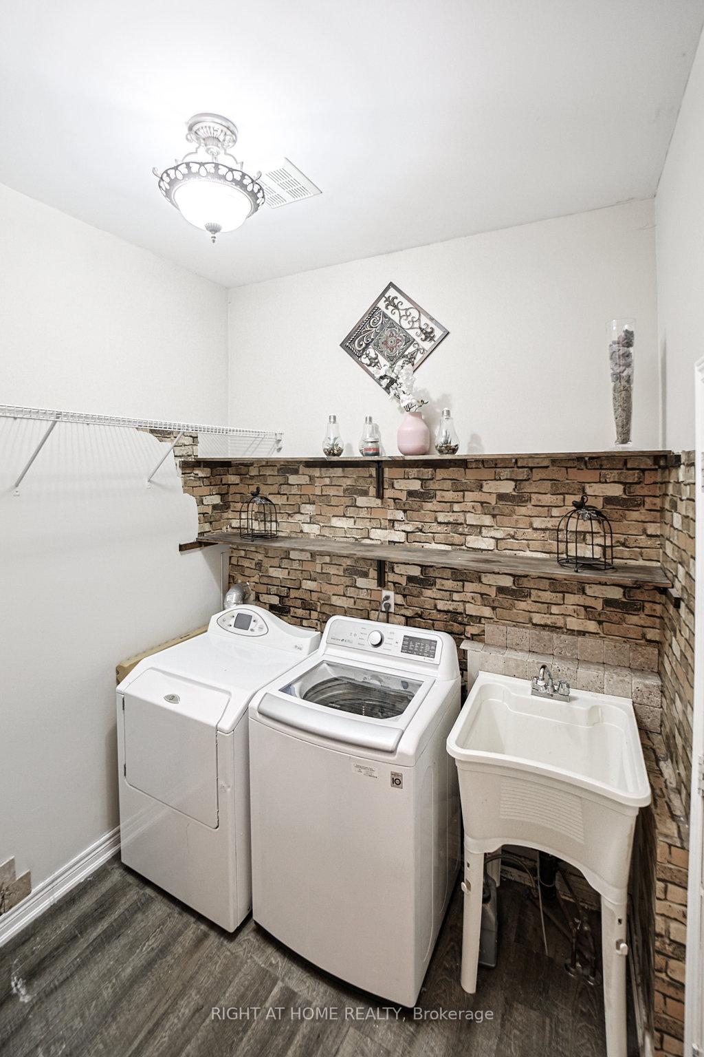 Photo 15 of 176 Cooke Crescent, Milton, Dempsey — HOMEH
