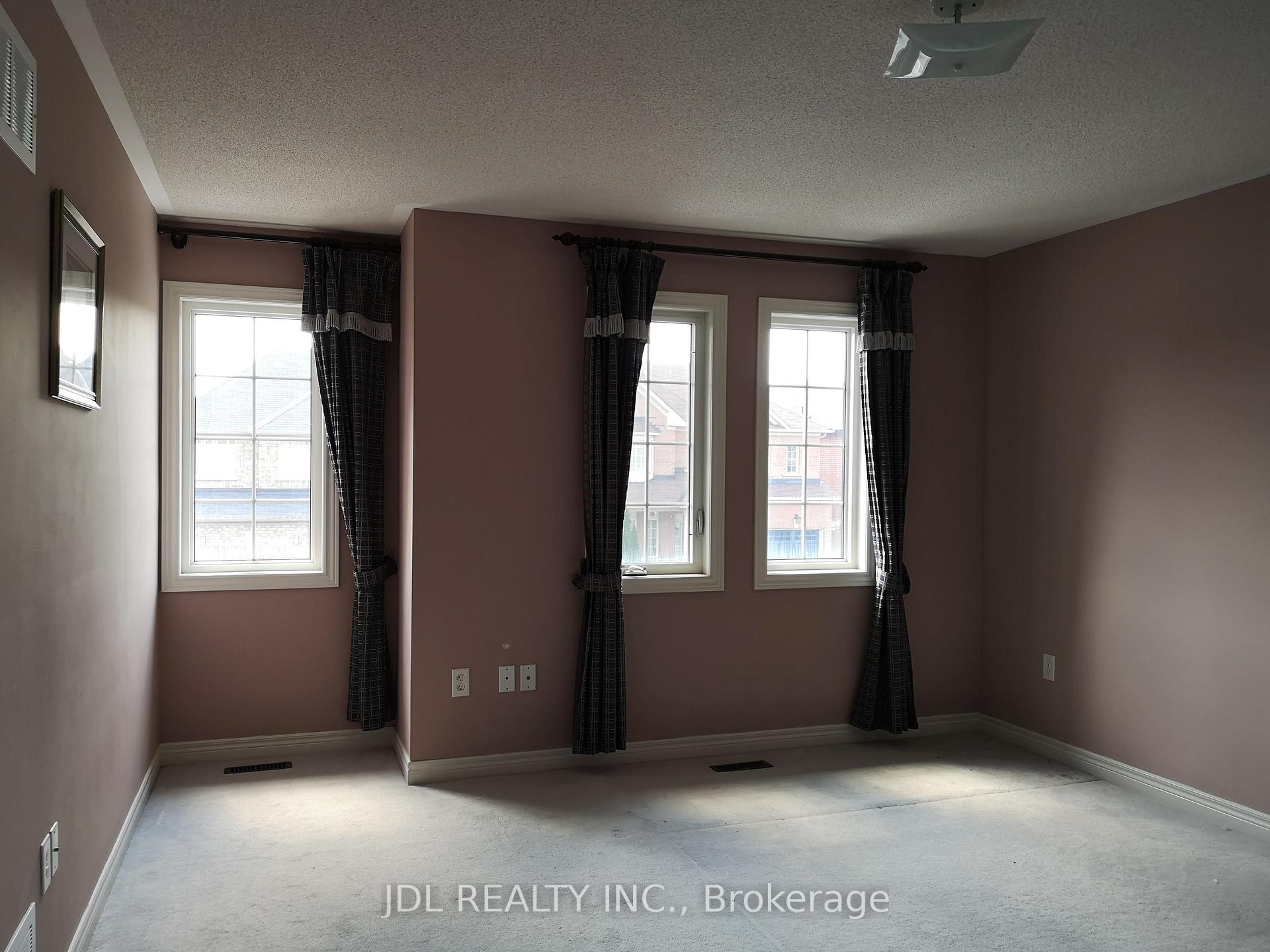 Photo 11 of 7 Willow Street, Markham, Wismer — HOMEH