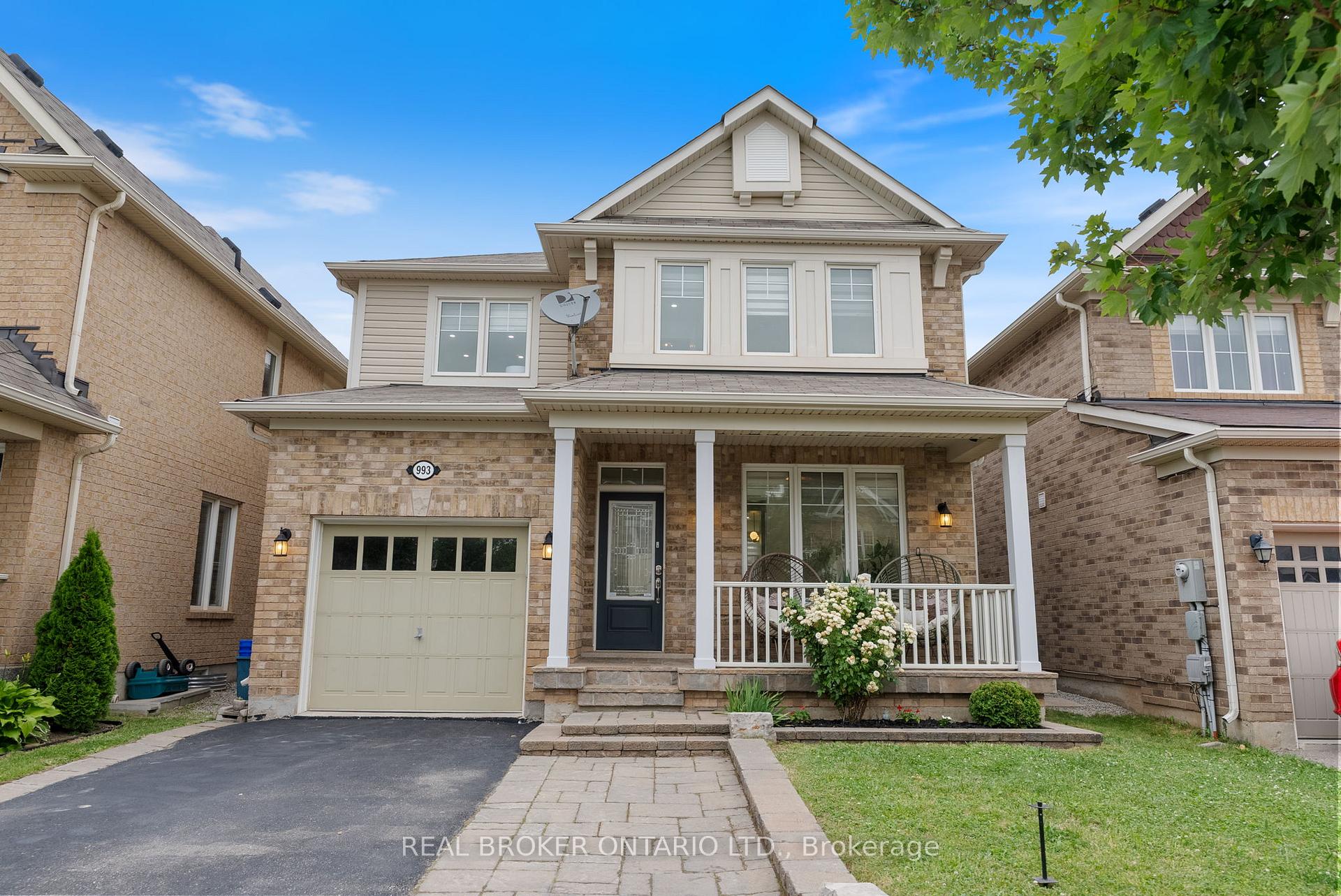 Front of 993 Whewell Trail