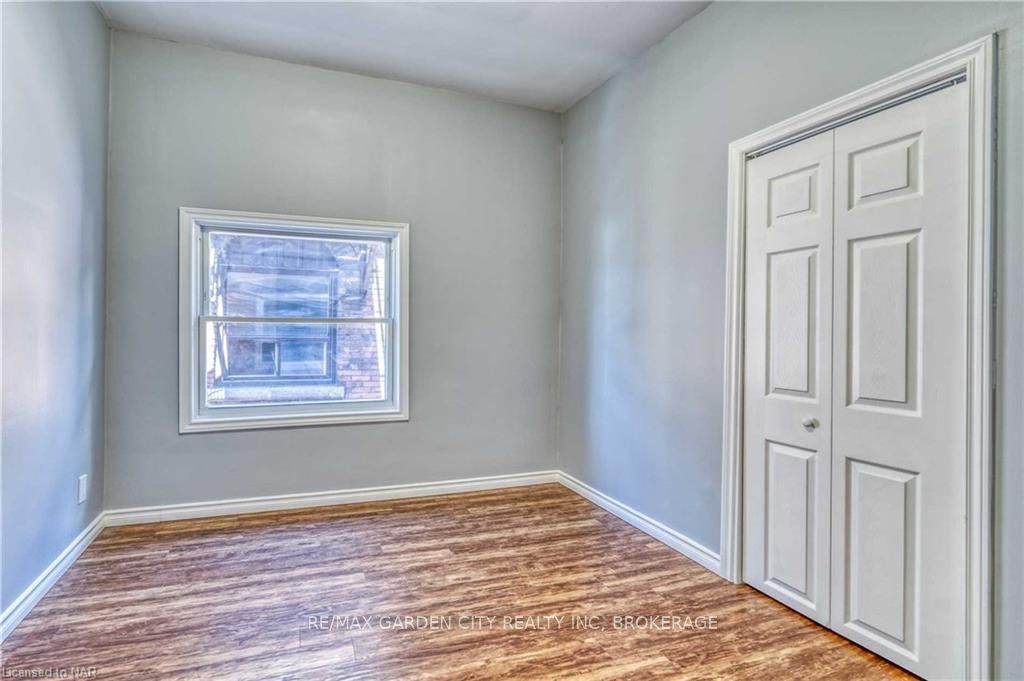 Photo 5 of Unit 2, 192 Wellington Street N, Hamilton, Landsdale — HOMEH