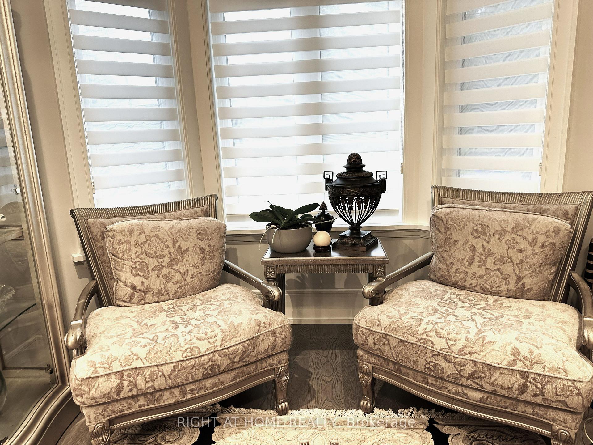 Photo 3 of 187 Clark Avenue, Markham, Thornhill — HOMEH