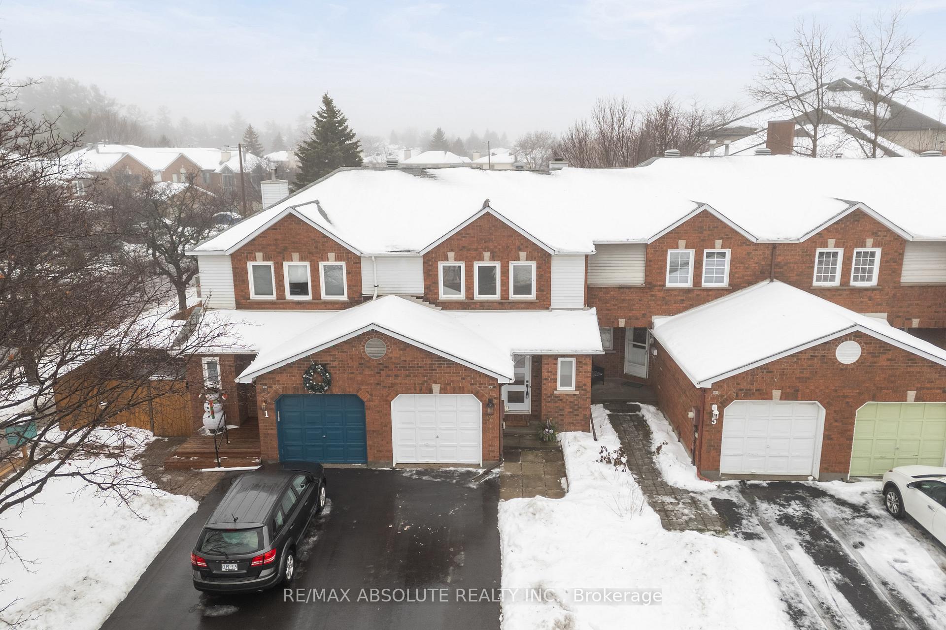 Photo 2 of 3 Hendrie Court, Ottawa, Kanata - Katimavik — HOMEH