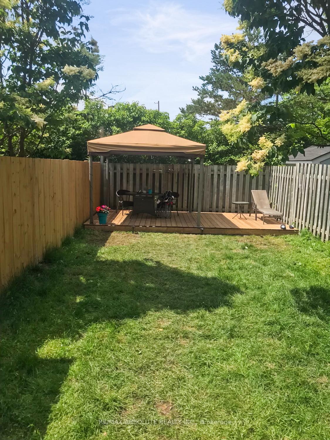 Photo 3 of 3 Hendrie Court, Ottawa, Kanata - Katimavik — HOMEH
